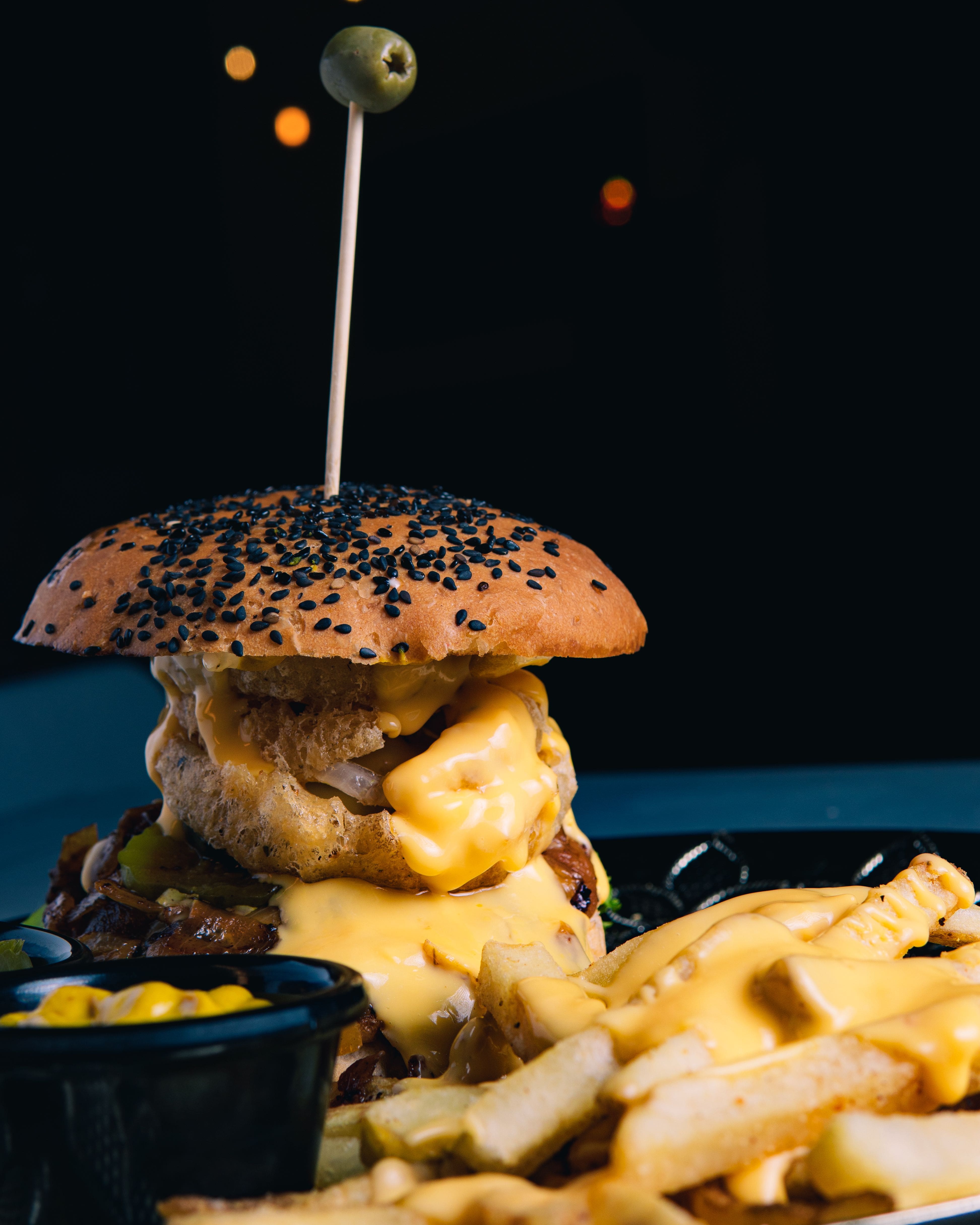 American restaurants, American food, burgers, steaks, sandwiches, American chopsuey - Delhi's Take on American Food - img1