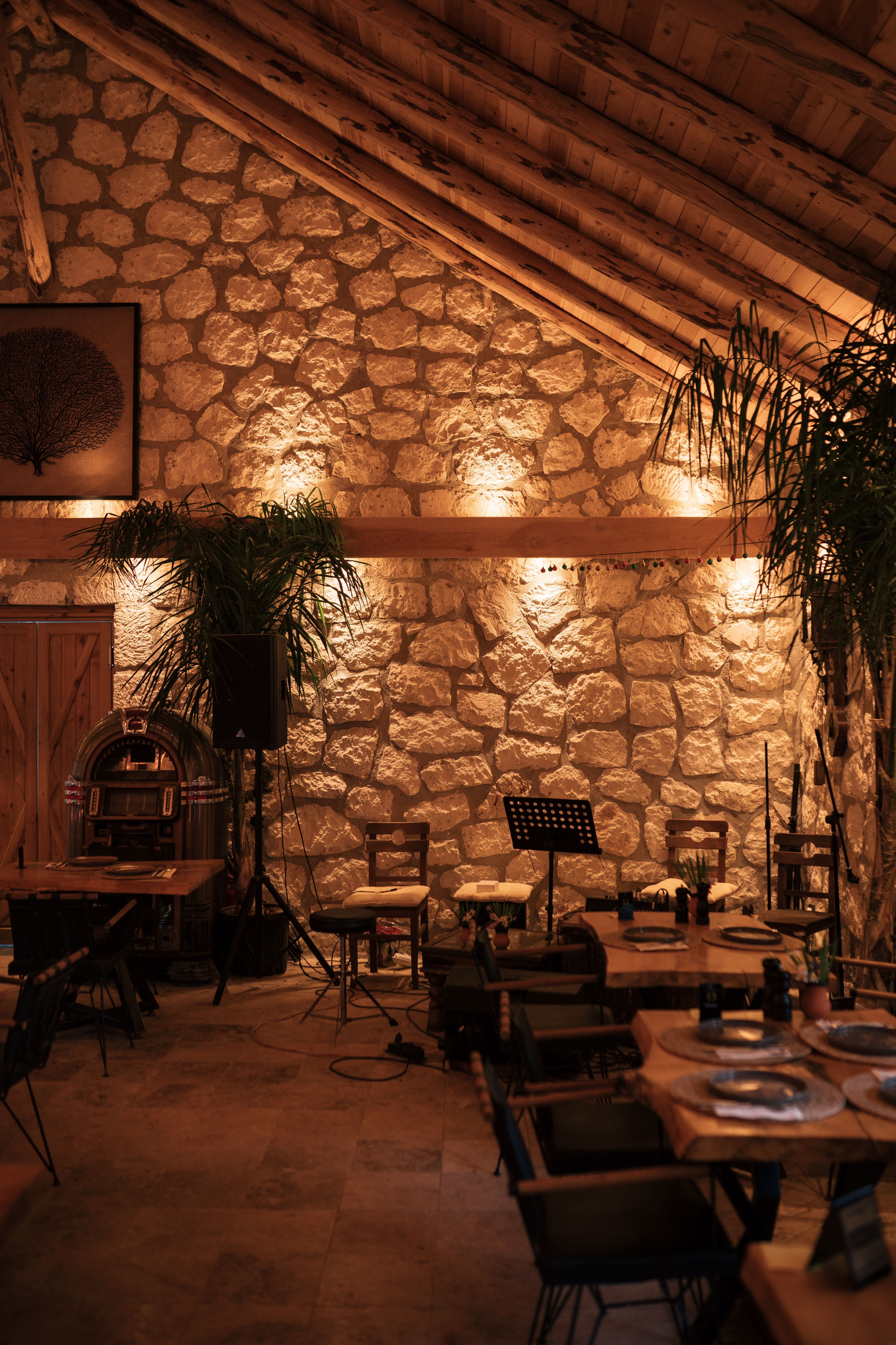 pub with live music, bar with live music, live band, dinner and live music - Live Music Havens in Hyderabad for Unforgettable Nights - img1