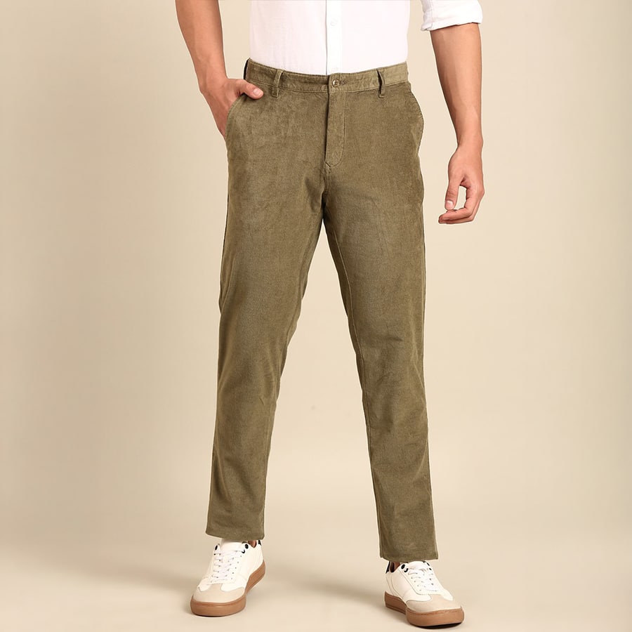 Men Blended Linen Green Solid Contemporary Fit Casual Trouser
