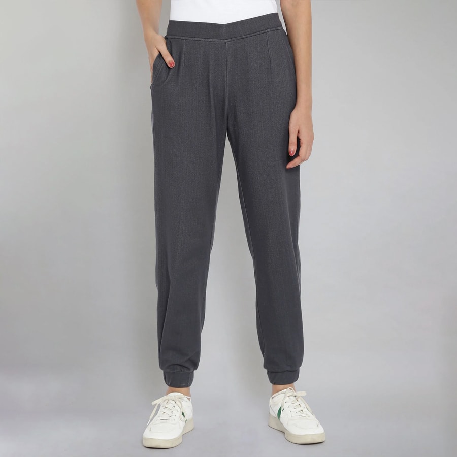 Grey Solid Tapered Cotton Joggers With Elasticated Waist