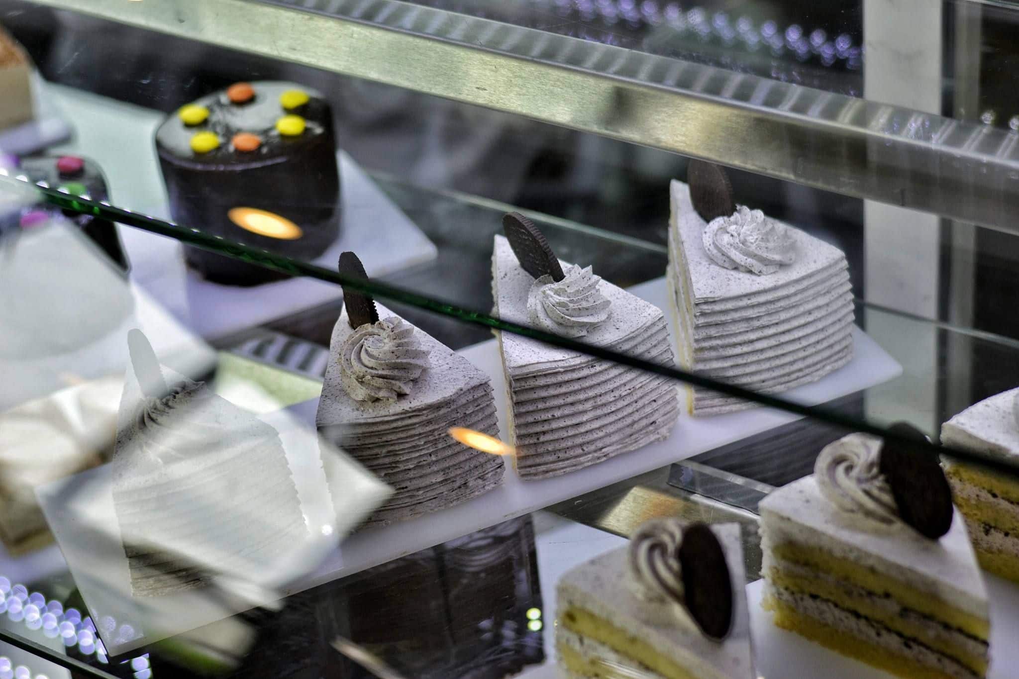 dessert places near me, ice cream near me, dessert near me, cheesecake - Ahmedabad’s Late-Night Sweet Spots - img1