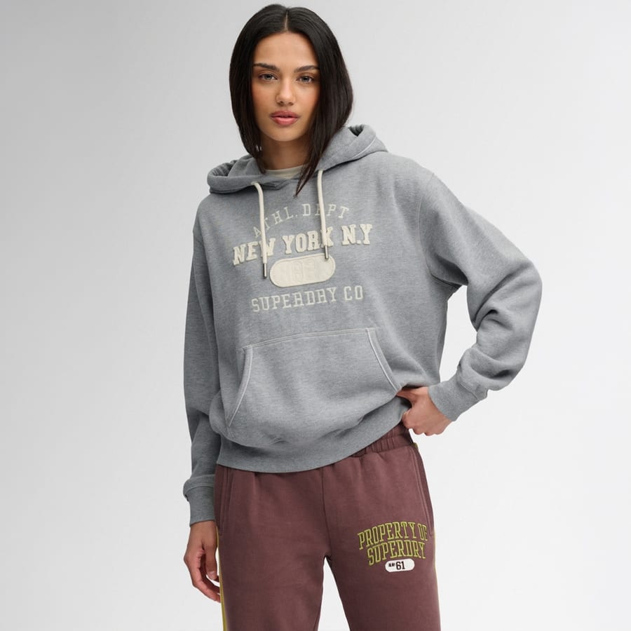 ATHLETIC ESSENTIAL APPLIQUE CROP HOOD