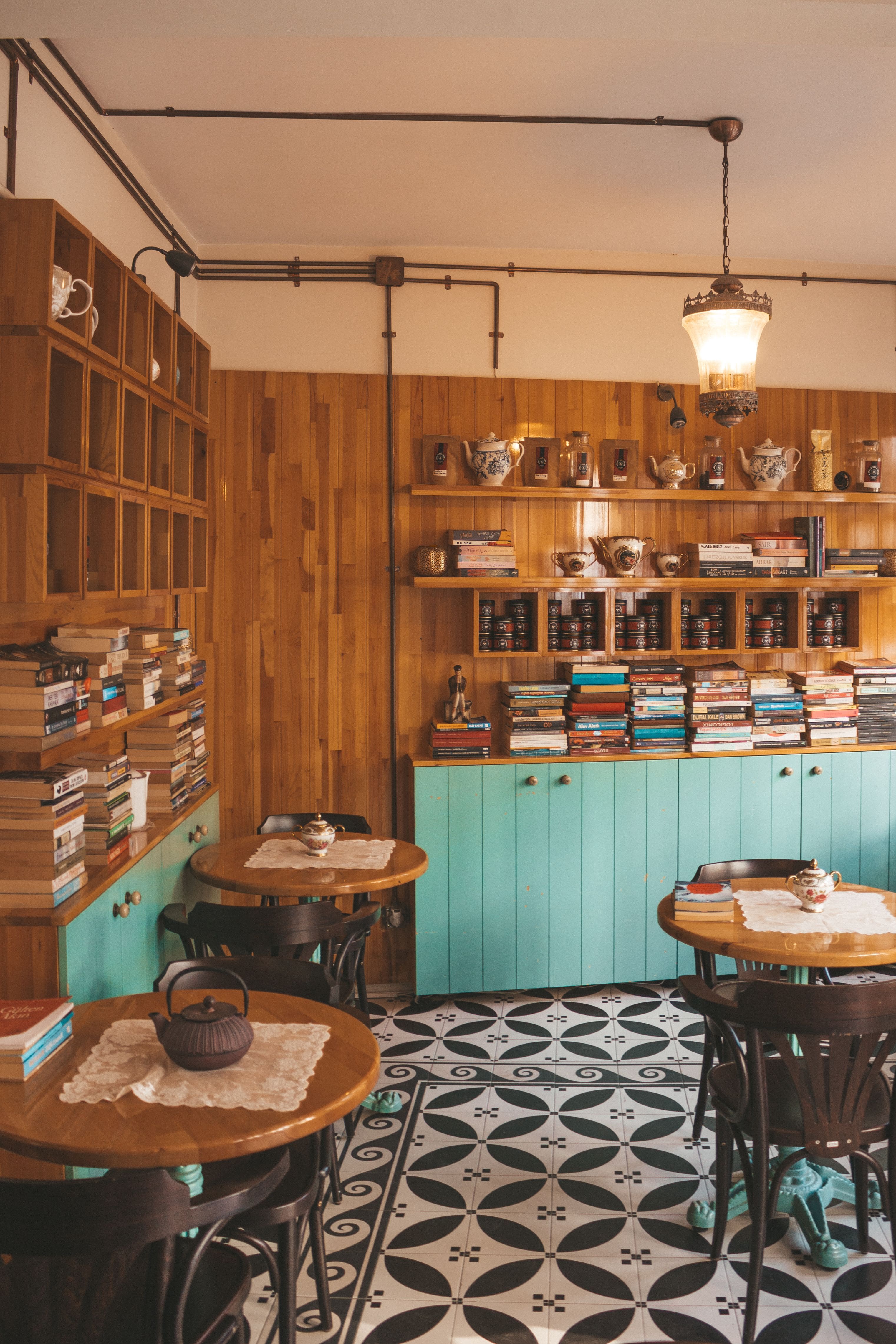 unwind cafe, bookstore cafe - Chennai Book Cafes for the Reader in You - img1