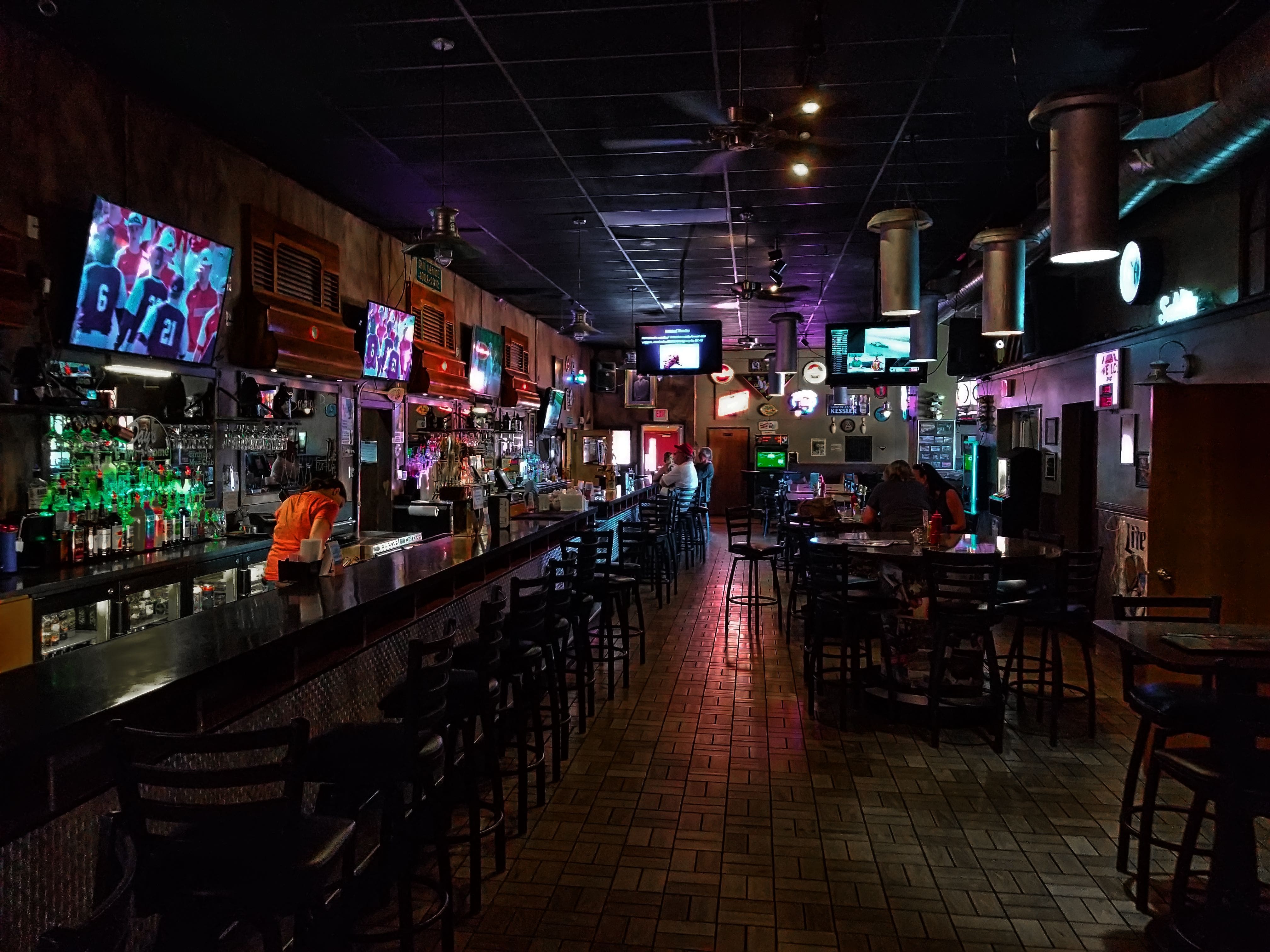 sports bars, sports pubs, sports bar and grill, live sports bars, pubs, bars - Bangalore’s Sports Bar Scene, Game On - img1