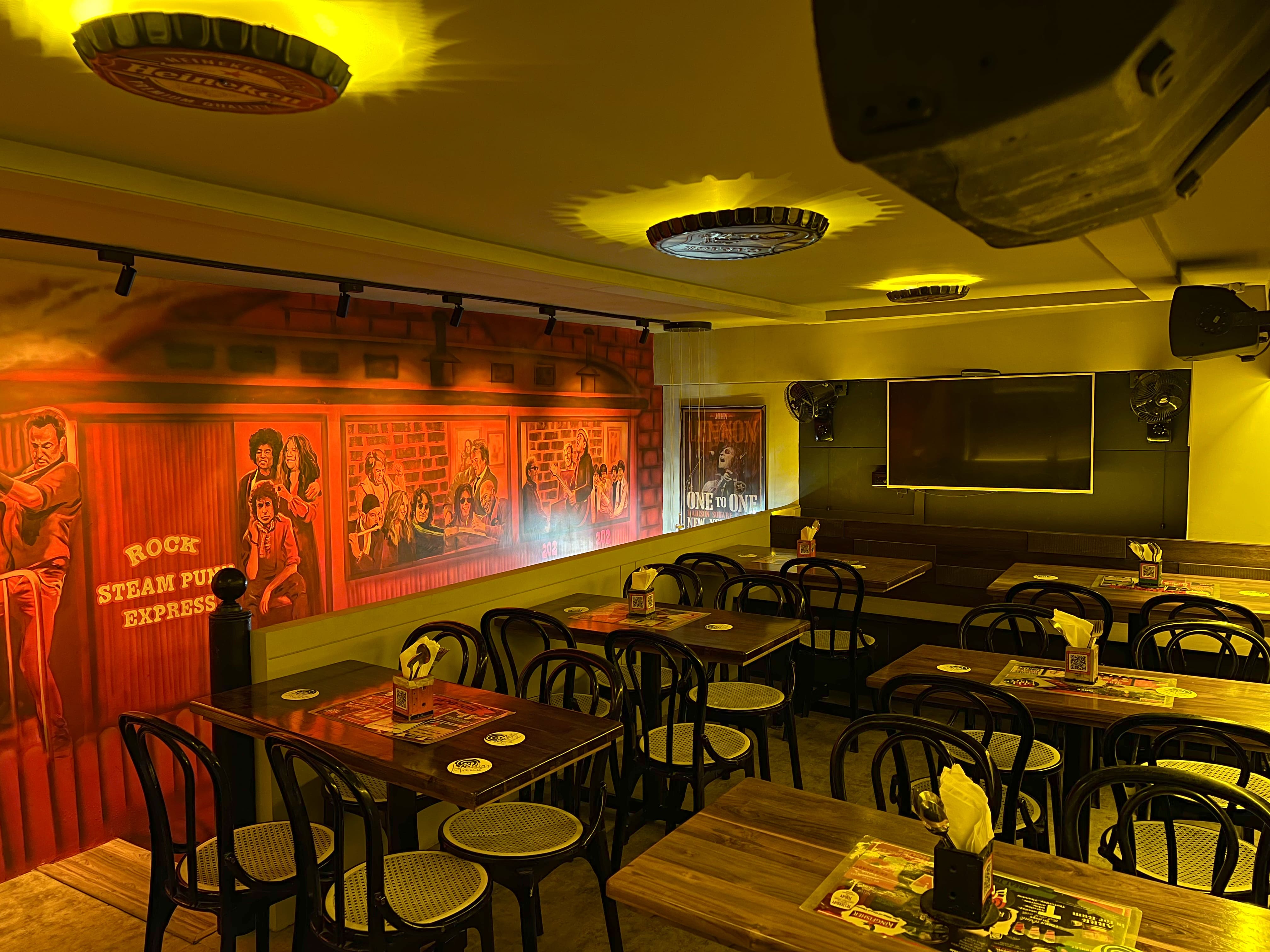 karaoke night, karaoke bars - Hidden Place - The Hangout - img1