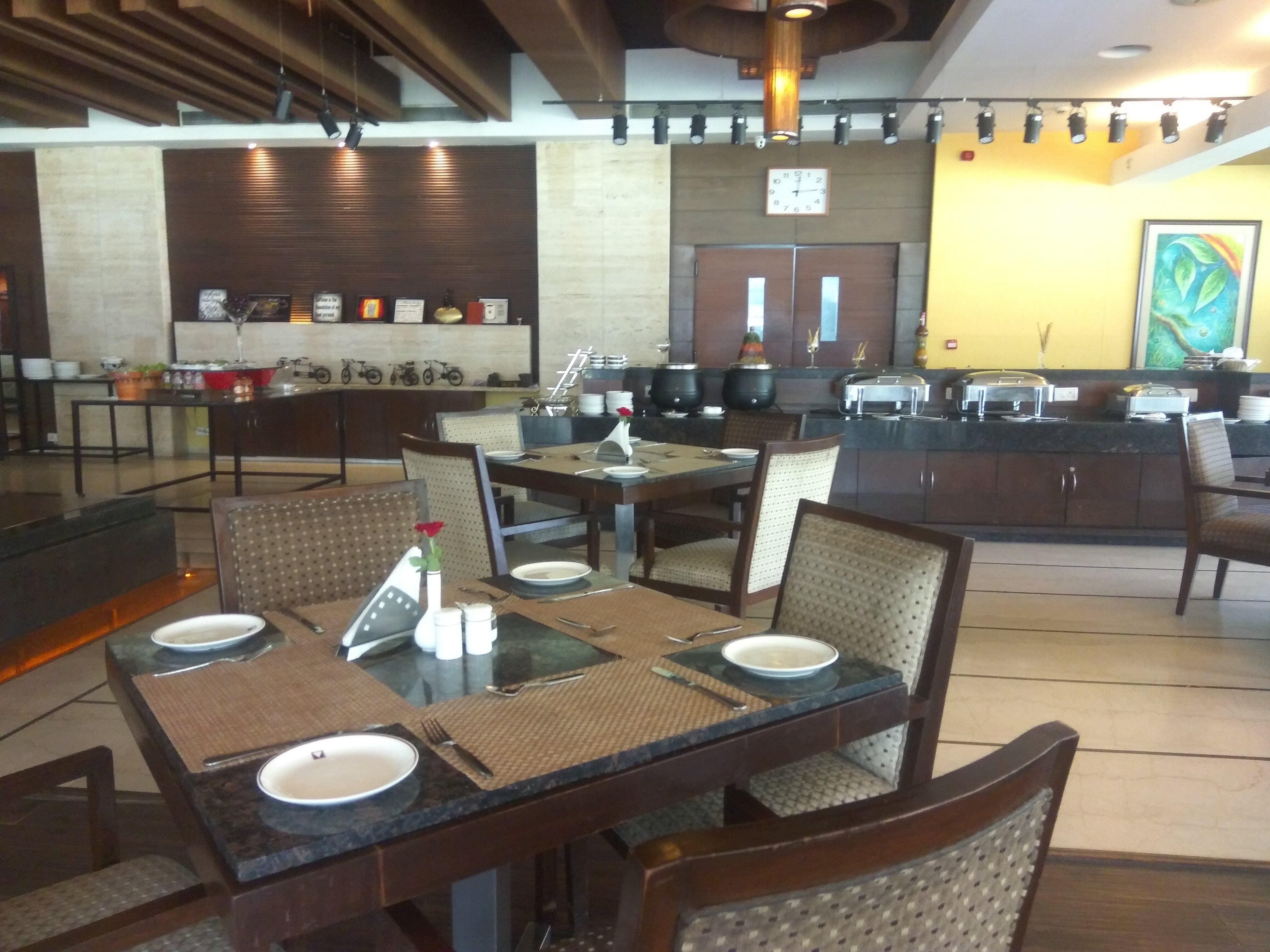 breakfast buffet, buffet breakfast, breakfast restaurants, hotel breakfast buffet, brunch buffet, breakfast spread, unlimited breakfast, breakfast spots - Round The Clock - Hotel Mountview - img3