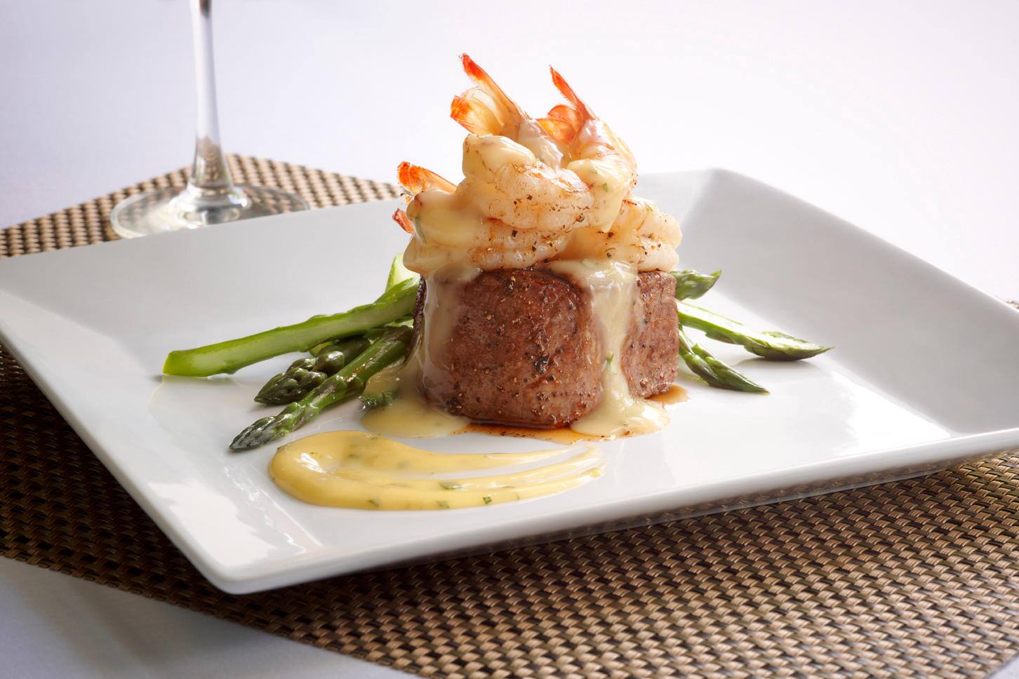 The Oceanaire Seafood Room क फ ट एव च त र