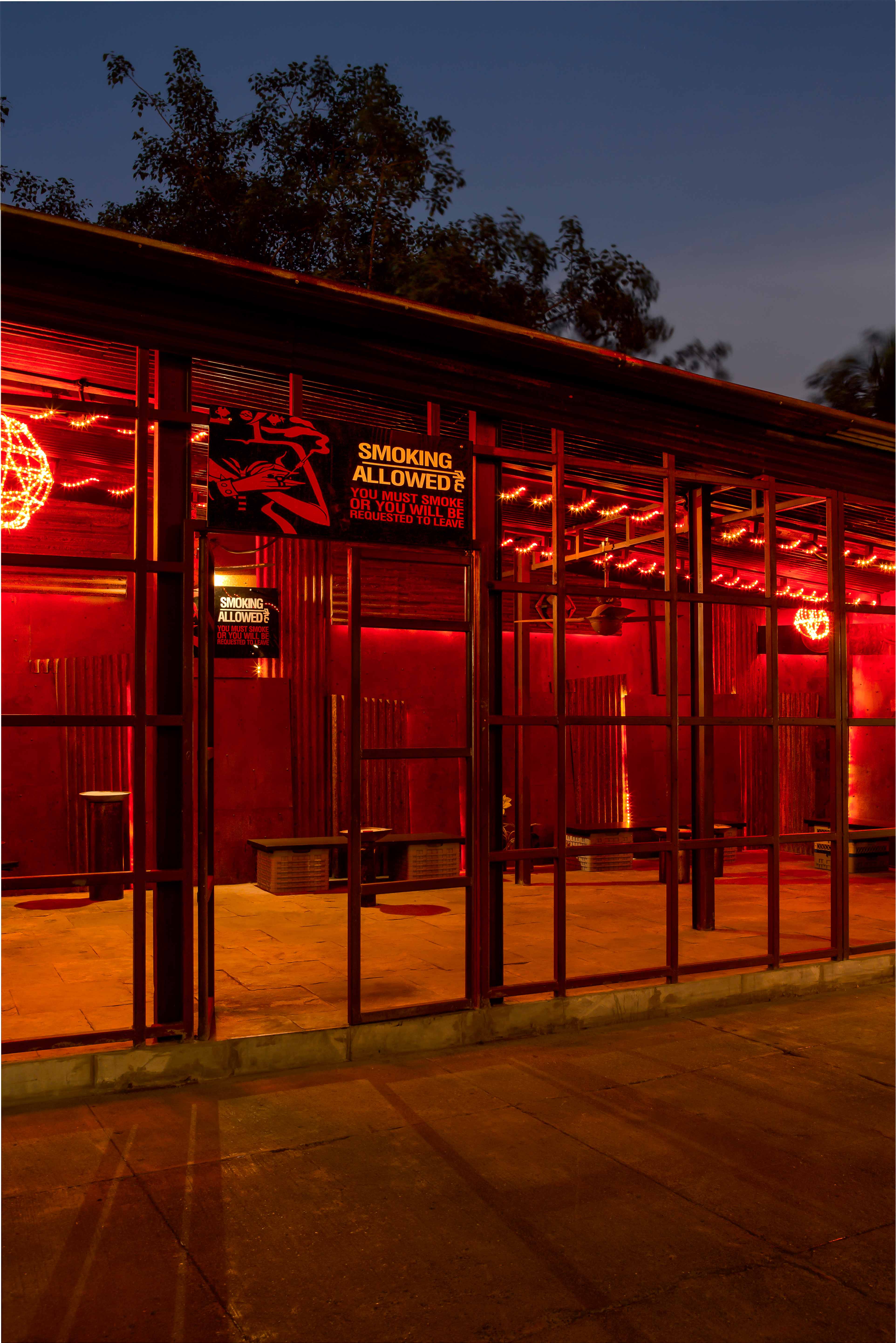 party bars, nightlife, fun bars for groups, night spots, late night bars, night clubs, dance clubs, party clubs near me, nightlife near me - Kitty Su - The Lalit Mumbai - img4