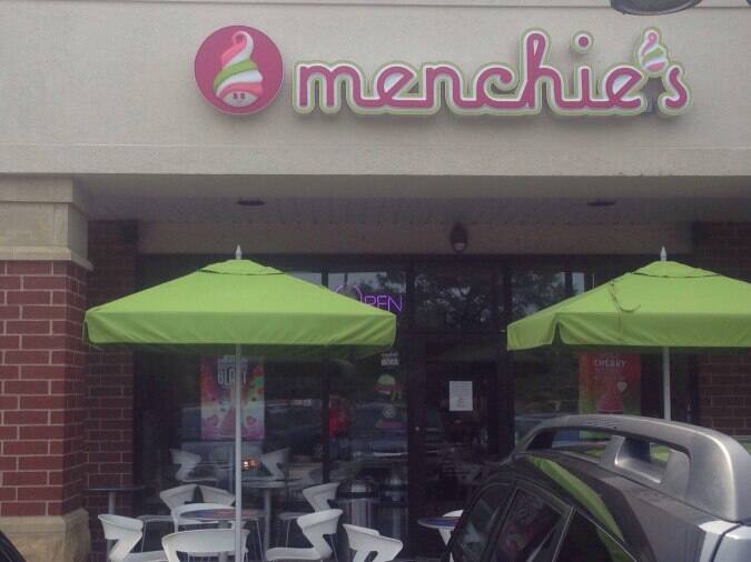 Menchie's Frozen Yogurt, Glenview, Chicago Urbanspoon/Zomato