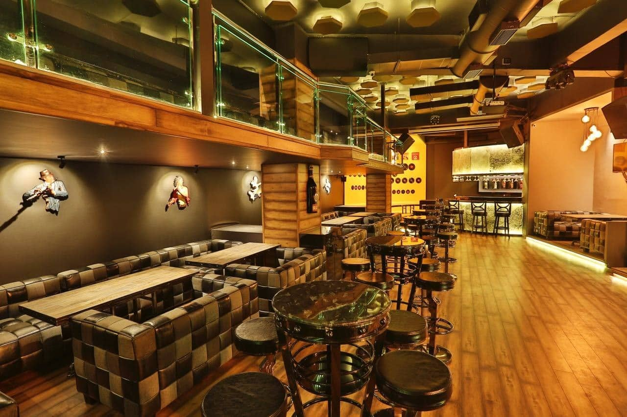 Air Deck Lounge, Kandivali West, Mumbai | Zomato