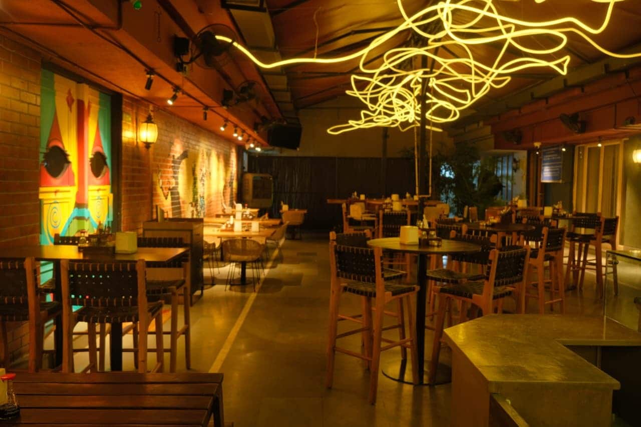 ladies night, ladies night out, girls night out, girls night, ladies night bars, cocktail bars, pubs, nightlife, party places, clubs - Swig - img4