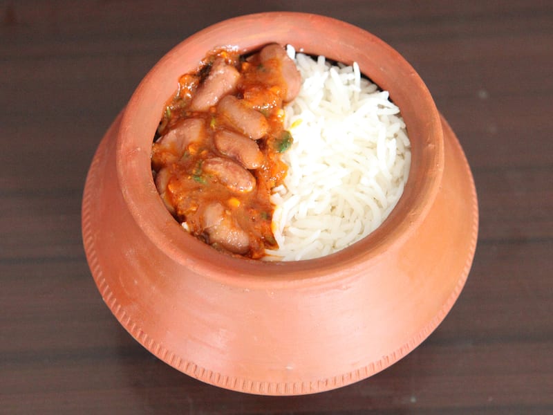 This Place In Dwarka Delivers Everything In A Kullad Starting @ INR 99!