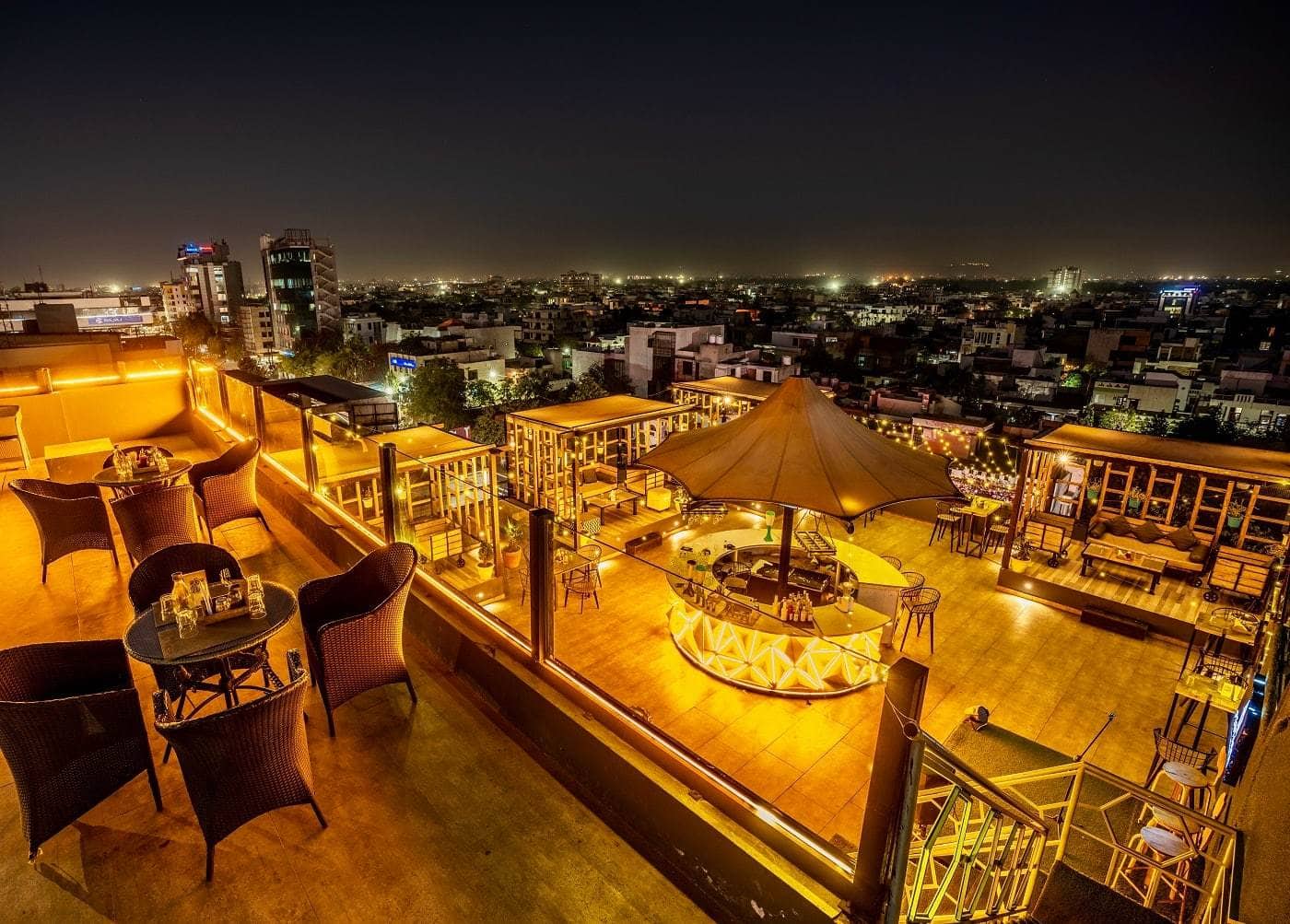 rooftop restaurants near me, rooftop restaurants, sky bar, best bars near me, rooftop bars - Pentagon Bar & Kitchen - img3