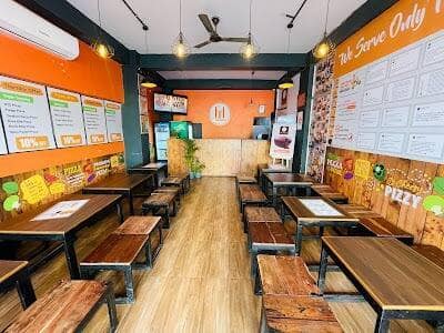 pizza, best pizza, pizza slice, pepperoni pizza, wood fired pizza, artisanal pizza, deep dish pizza, new york style pizza, pizza deals - Hil Pizza - img1