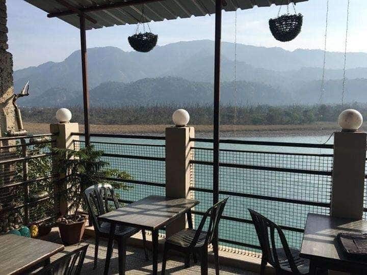 E 10 House Cafe image