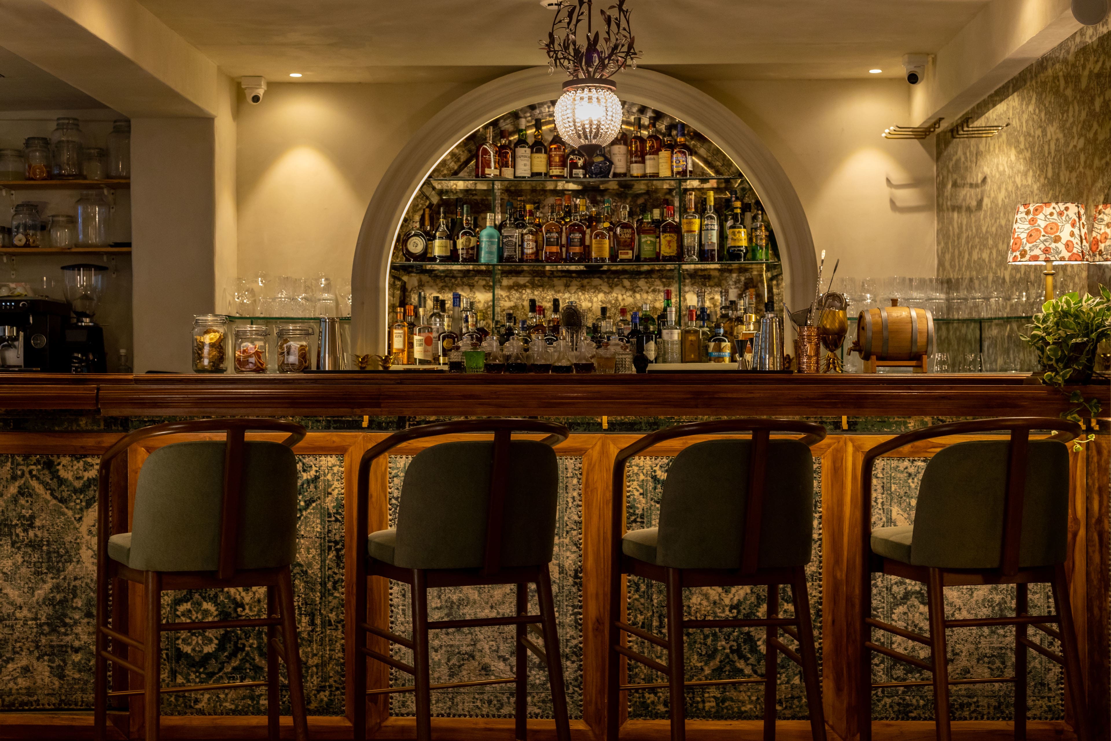 resto bars, bars, pubs, bar and restaurant, cocktail bars - La Loca Maria - img3