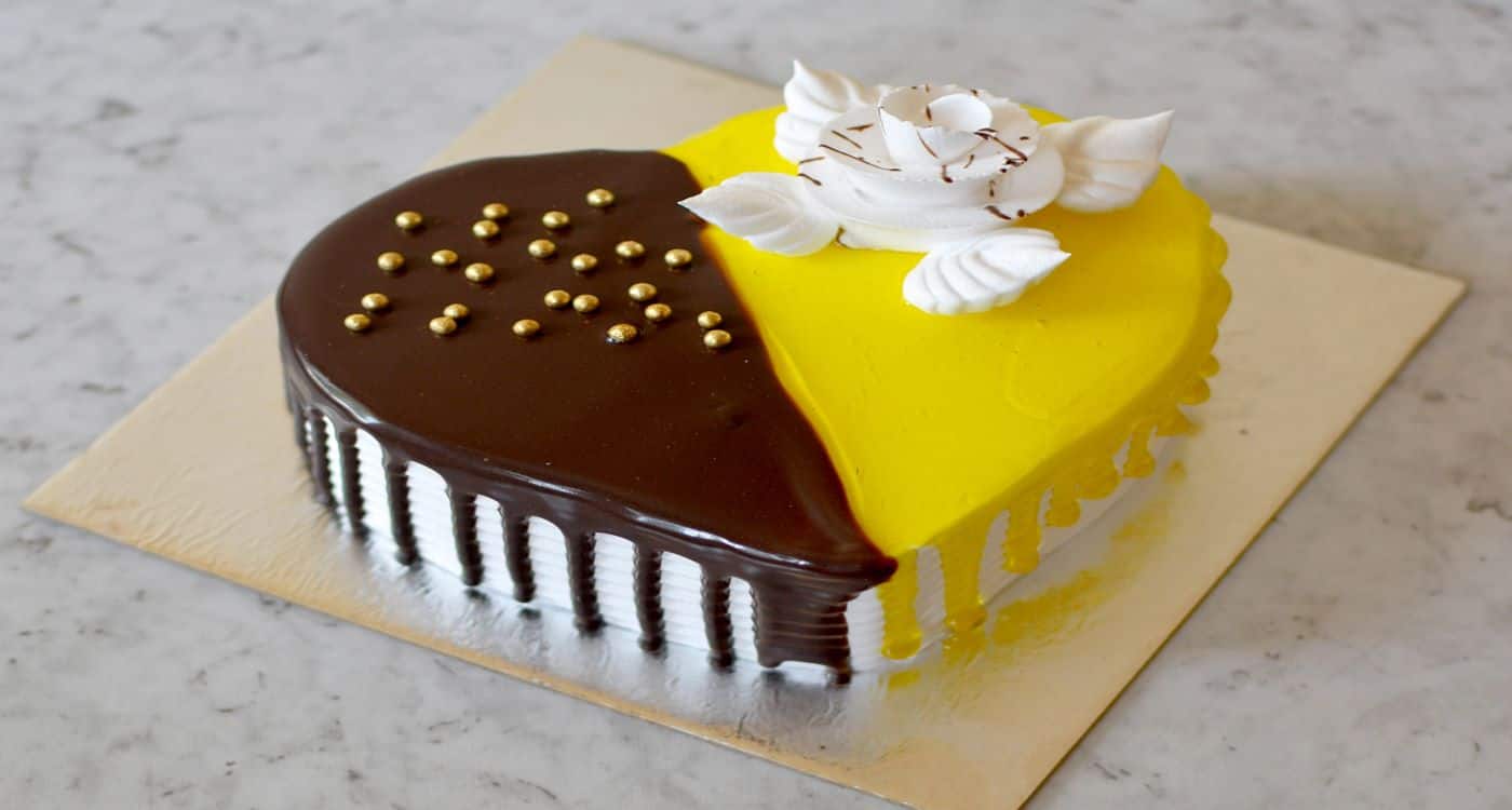 Online Cake delivery Ahmedabad @499| Code - FLAT50