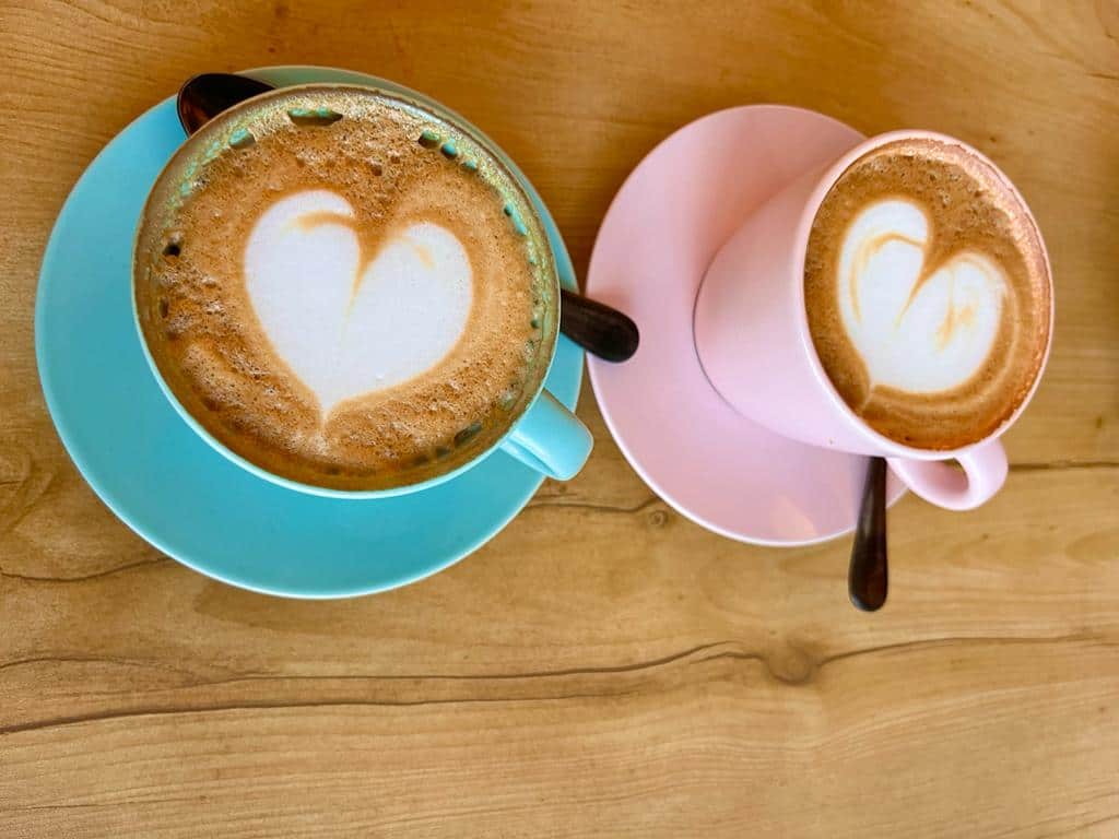 book cafes, book cafe, reading cafes, literary cafes, library cafes, quiet cafes, study cafes, coffee shops, reading spaces, cafes for readers - Brakefree Cafe - img2