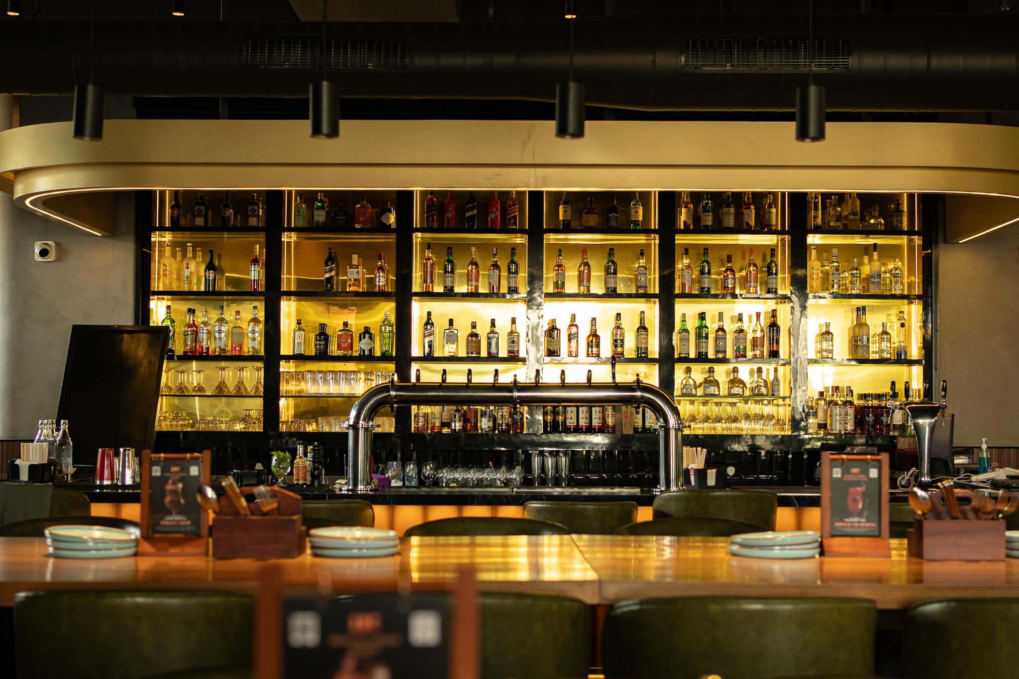 microbreweries, microbreweries near me, craft beer, breweries with food, breweries with food near me, brewery restaurant near me - Independence Brewing Company - img3