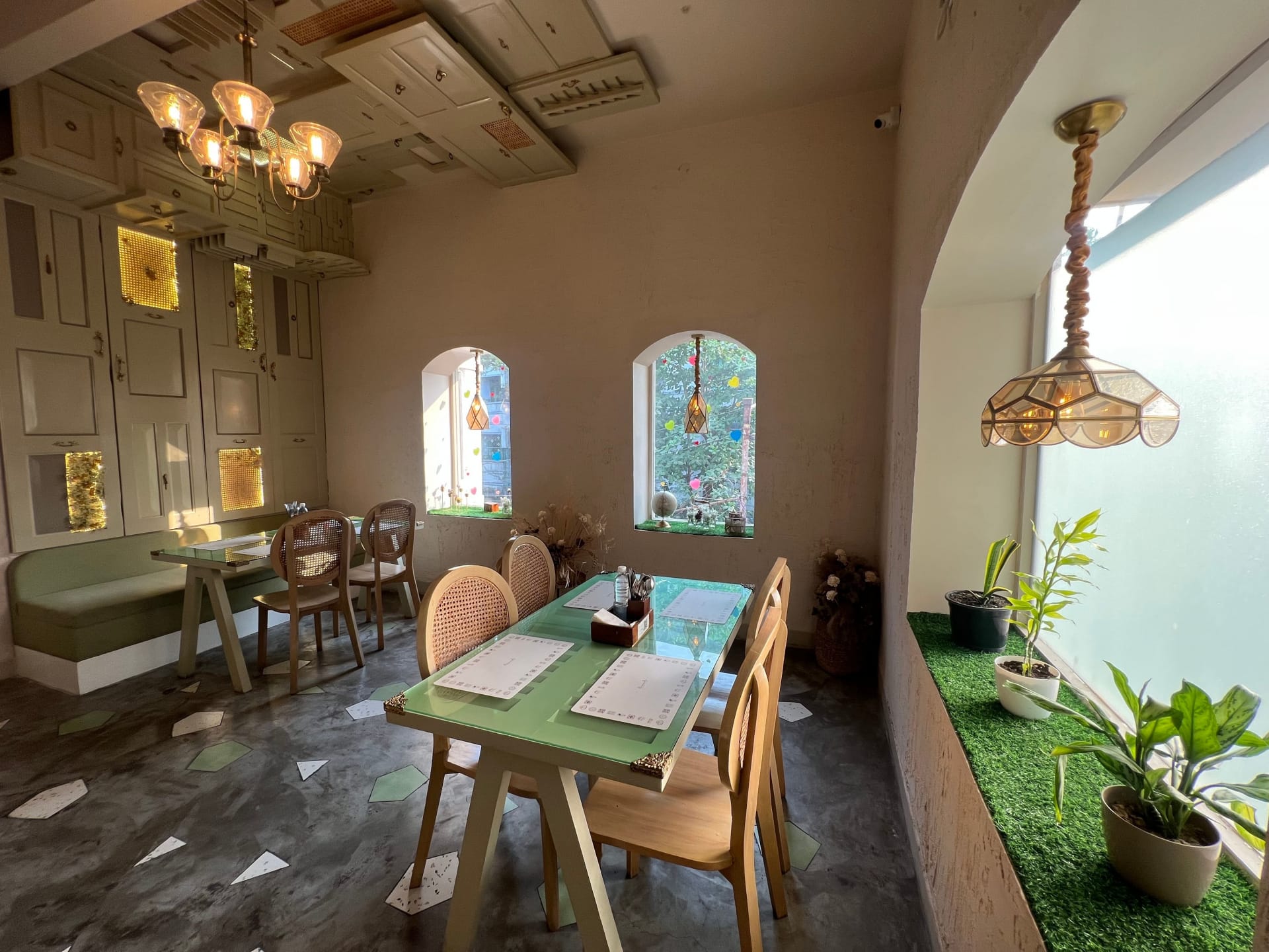 aesthetic cafes, cafes near me, coffee shops near me, best cafes near me, cute cafes near me - Poach Kitchen - img1