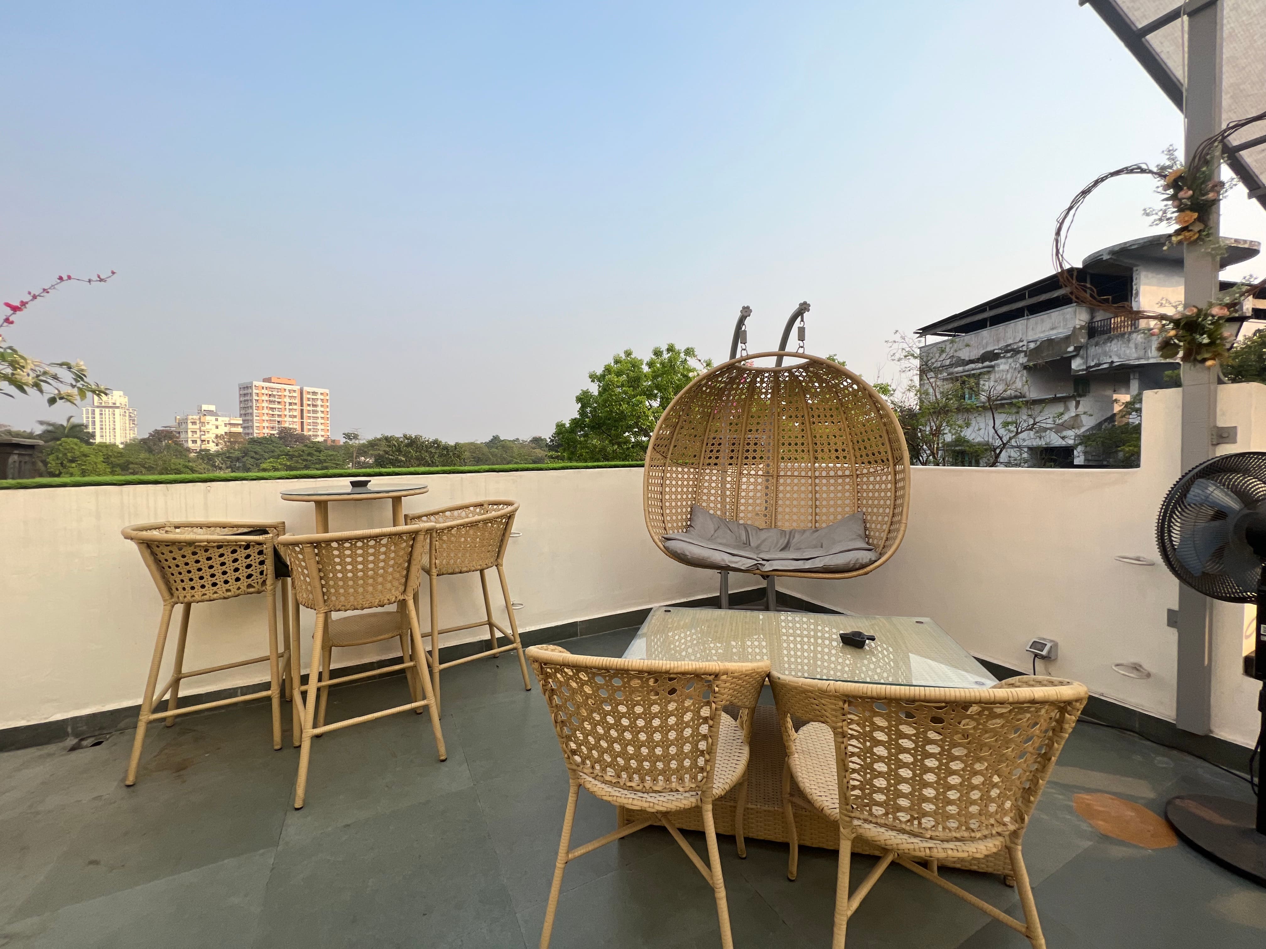 aesthetic cafes, cafes near me, coffee shops near me, best cafes near me, cute cafes near me - Poach Kitchen - img5