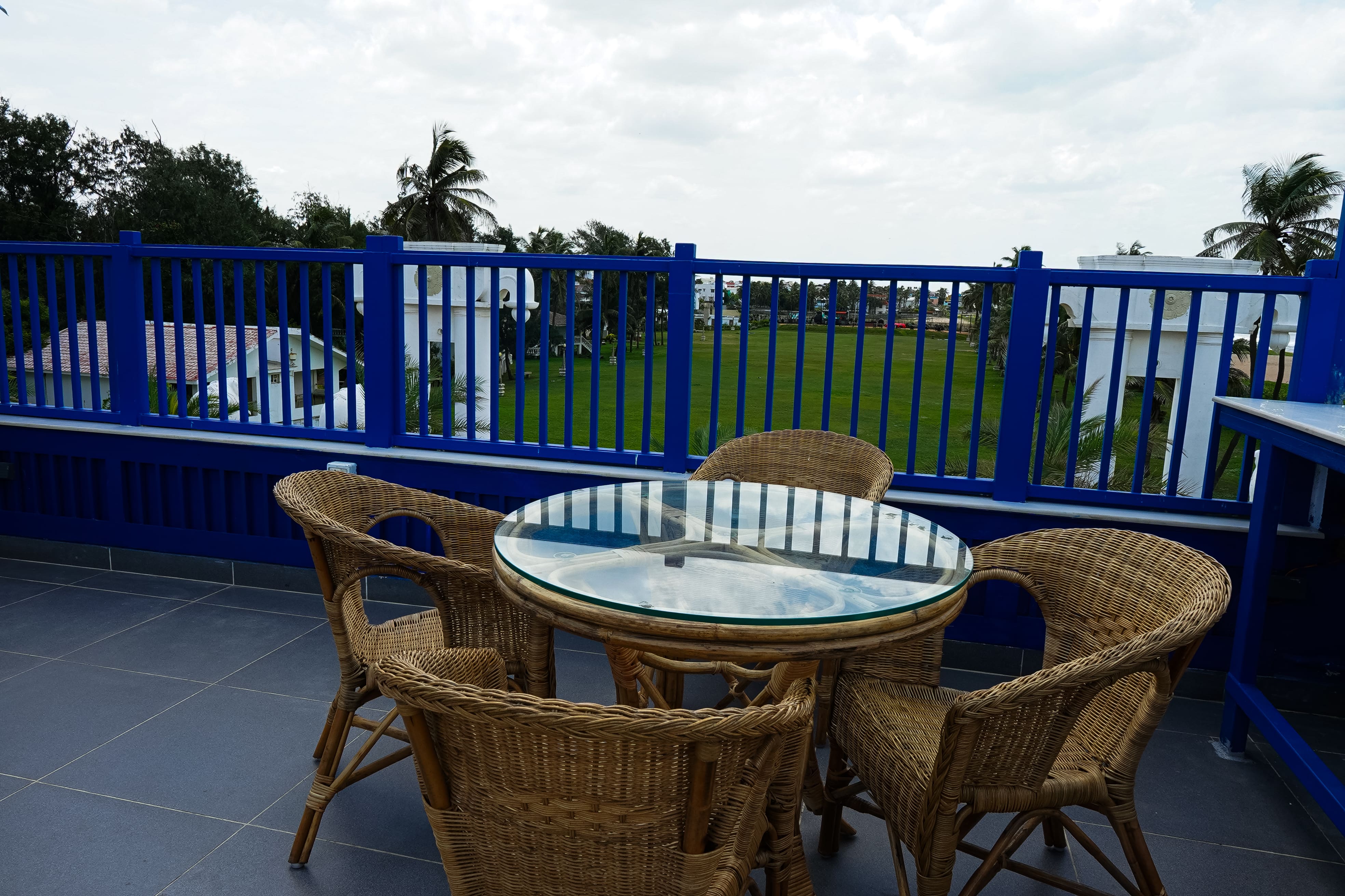 cafes, outdoor cafe near me, outdoor cafes, cafe outdoor seating, cafe with outdoor seating near me - The Beach Terrace - img3