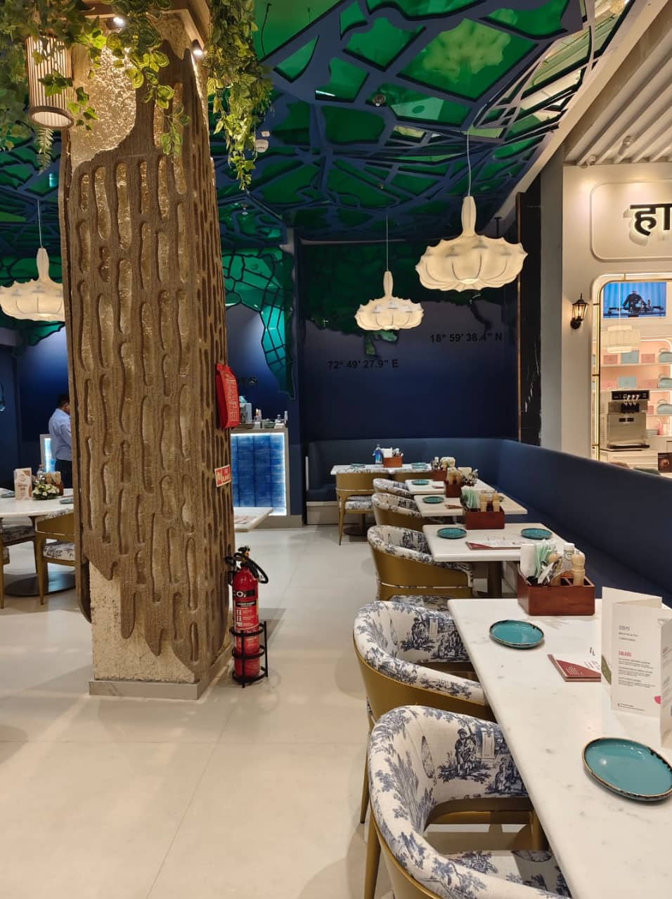 vegan restaurants, vegan food, plant based restaurants, vegan cafes, vegetarian restaurants, healthy restaurants, plant based food - Earth Cafe @ Palladium - img1