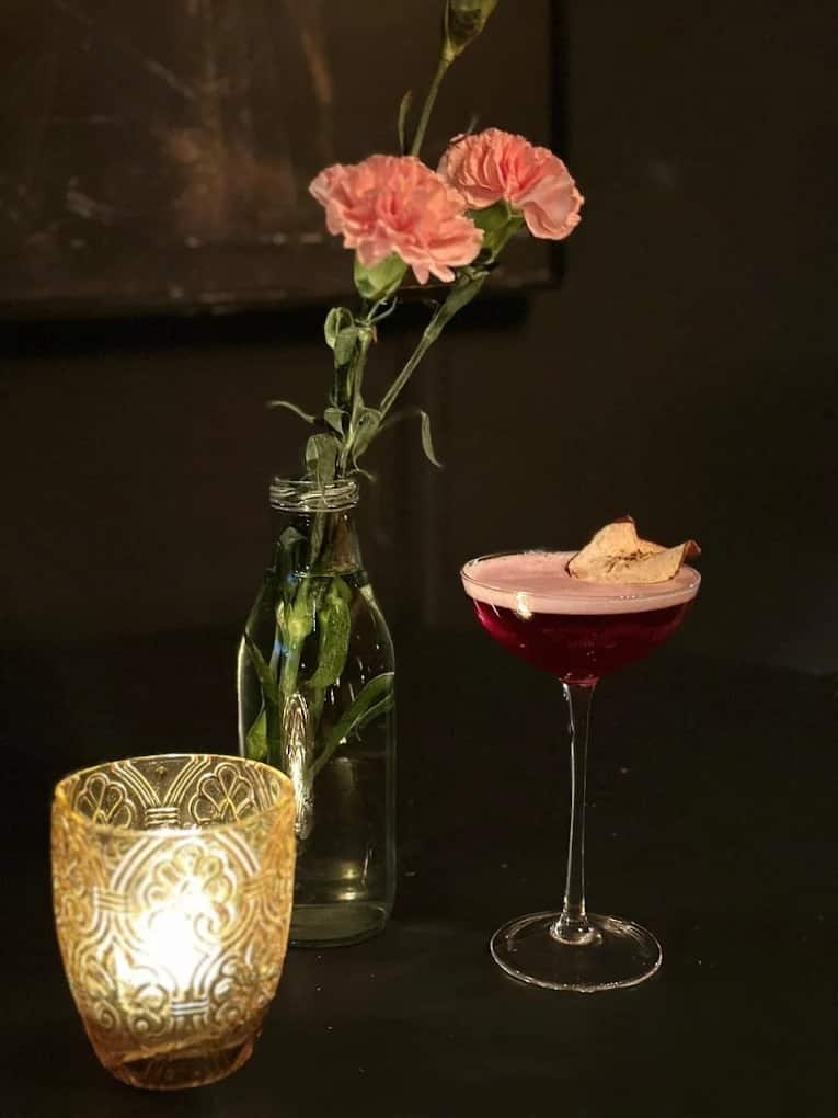 bars near me, wine, pubs near me, breweries near me, rooftop bars, rooftop bar near me, cocktails near me, sky bar, sangria, craft beer - The Secret Garden At Music & Mountains - img3