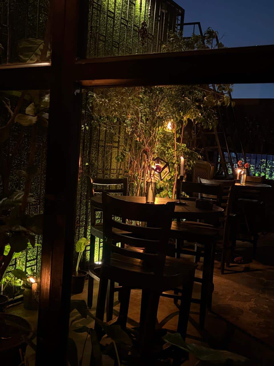 bars near me, wine, pubs near me, breweries near me, rooftop bars, rooftop bar near me, cocktails near me, sky bar, sangria, craft beer - The Secret Garden At Music & Mountains - img4