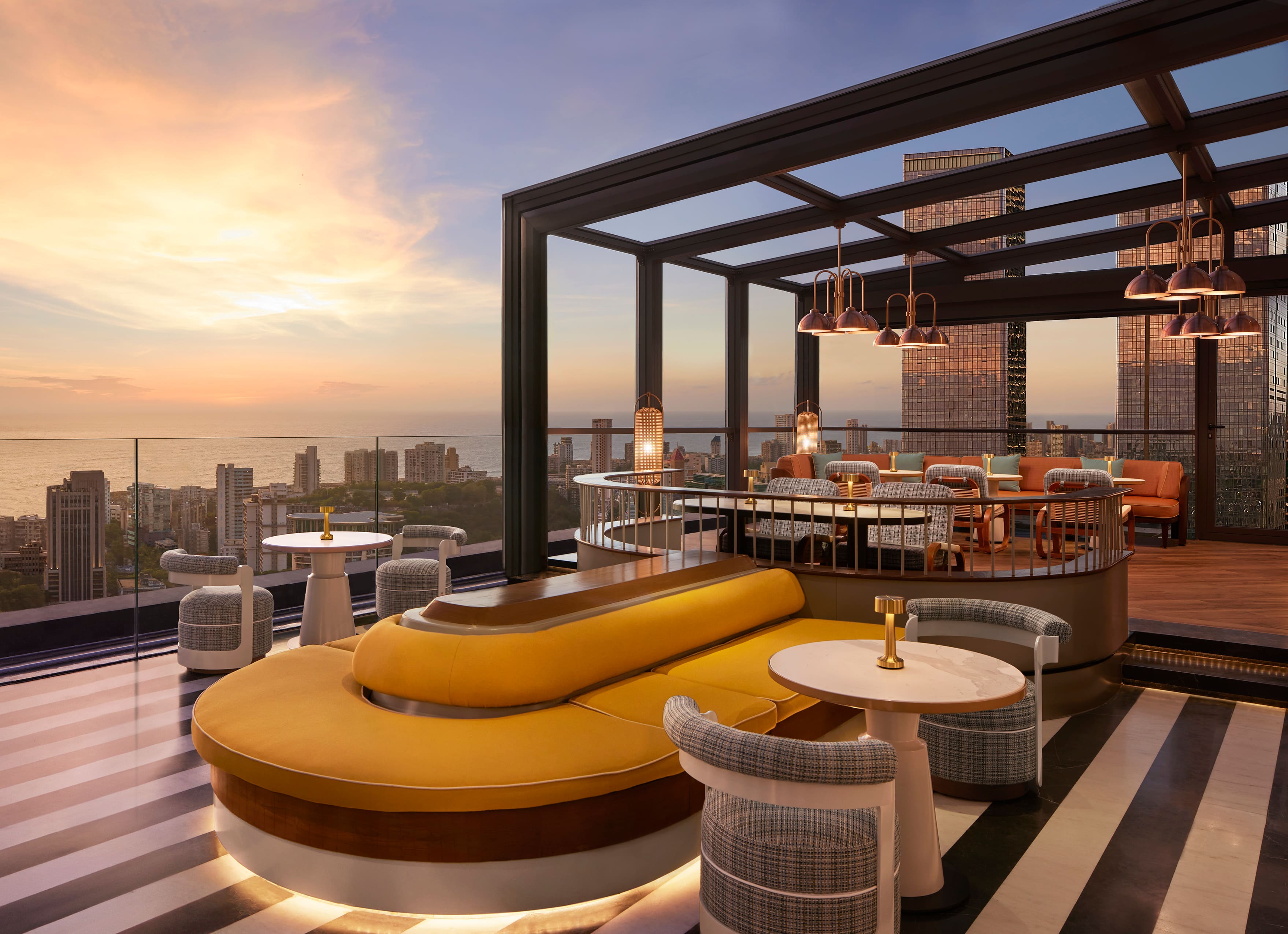 party bars, nightlife, fun bars for groups, night spots, late night bars, night clubs, dance clubs, party clubs near me, nightlife near me - Aer - Four Seasons - img3