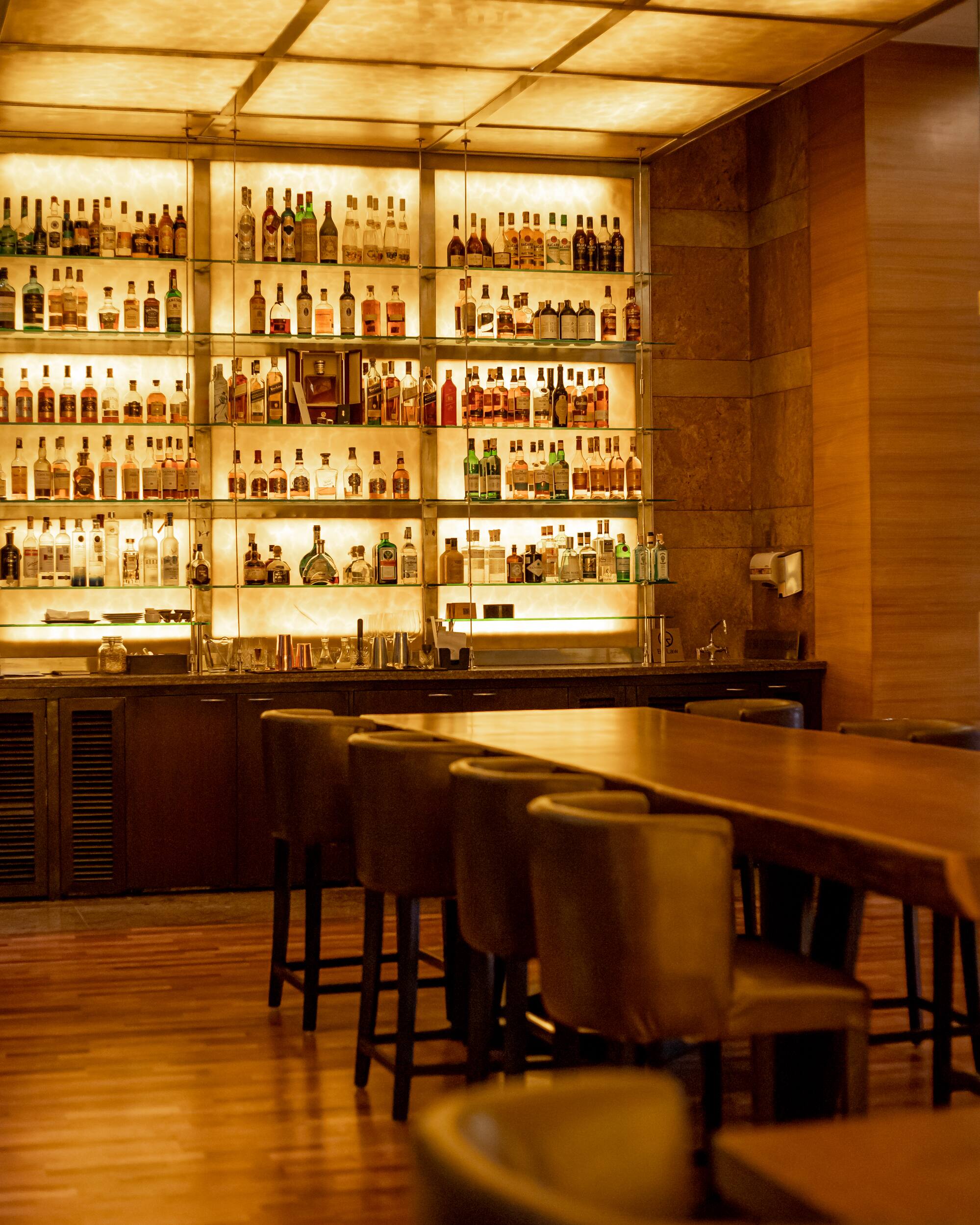 The Bar - Grand Hyatt Mumbai Hotel & Residences, Santacruz East, Mumbai |  Zomato