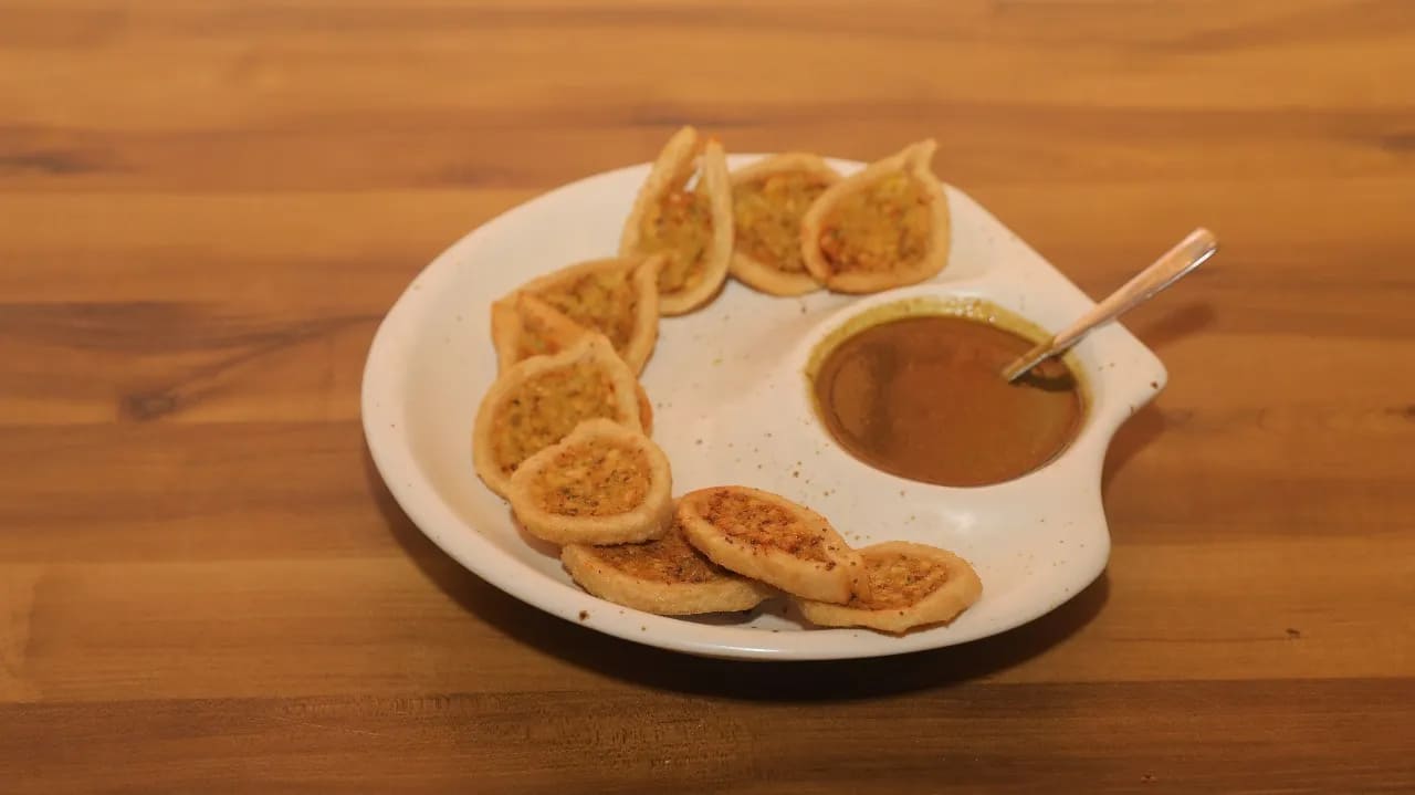 banarasi food, blue lassi shop, baati chokha - Baati Chokha - img1