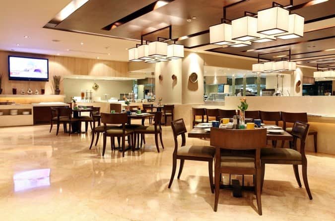 24/7 Restaurant - The Lalit New Delhi