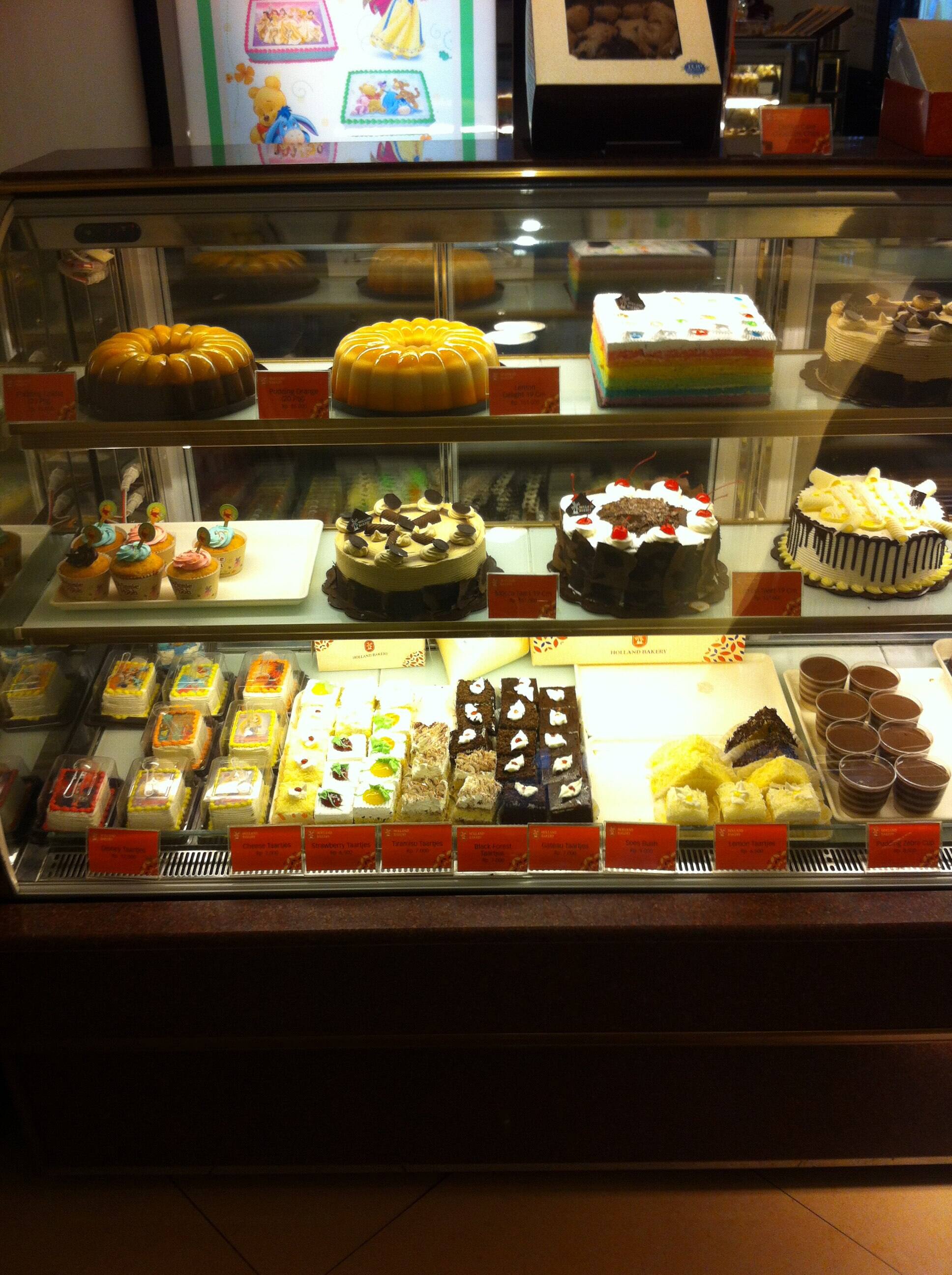 Holland Bakery, Ciputat, Tangerang - Zomato Indonesia