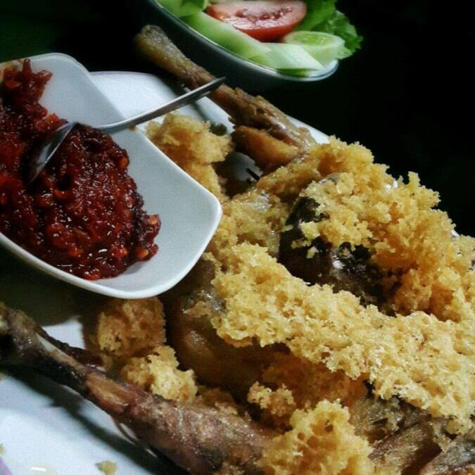 Ayam Goreng Mbok Berek Ny. Astuti, Larangan, Tangerang - Zomato Indonesia