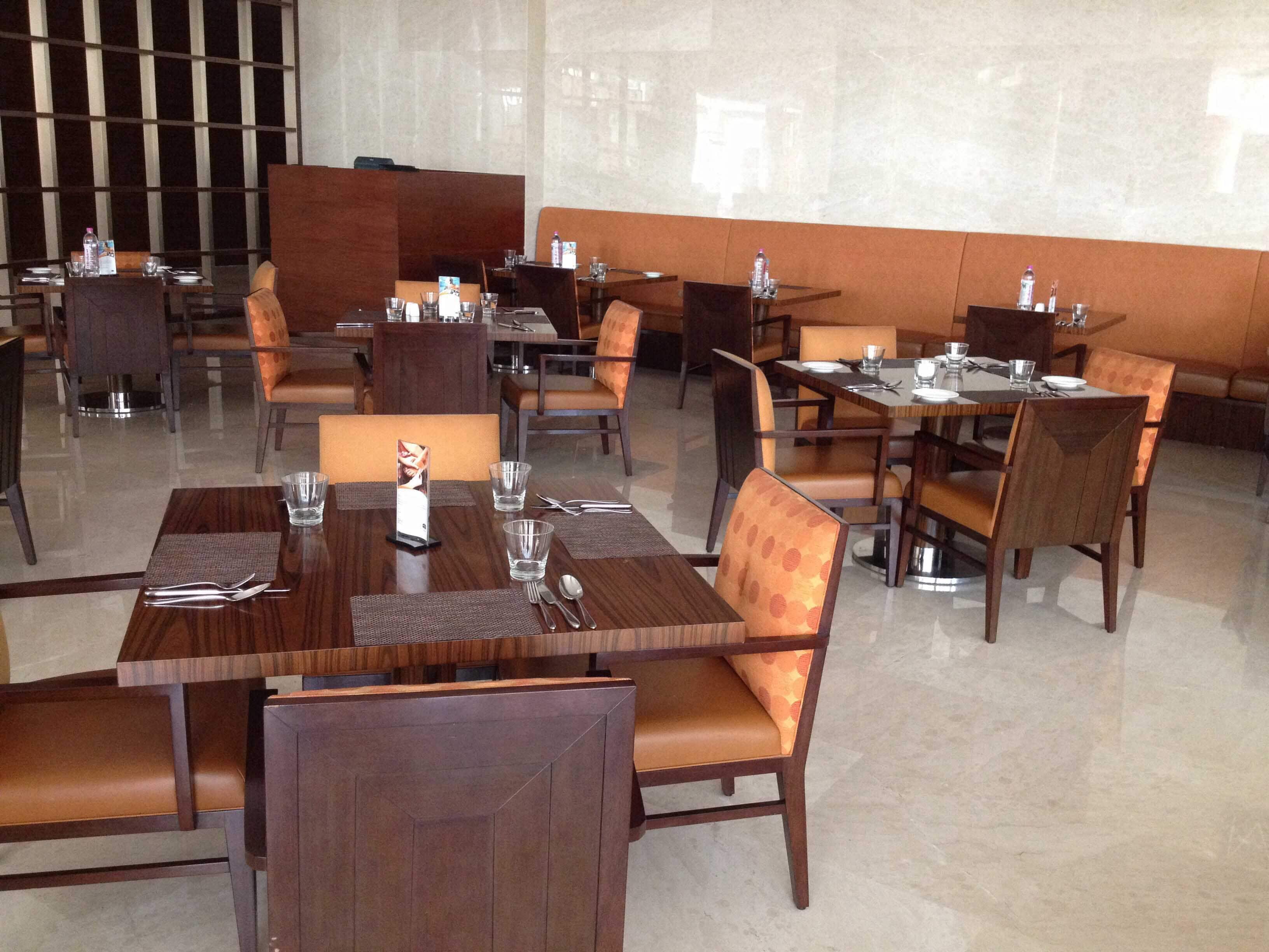 MoMo to Go - Courtyard By Marriott Kochi Airport