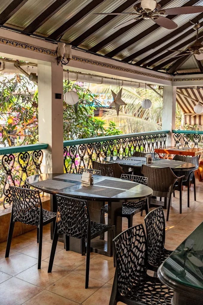 all day breakfast, breakfast restaurants, breakfast cafes, goan breakfast, ros omelette - Infantaria - img1