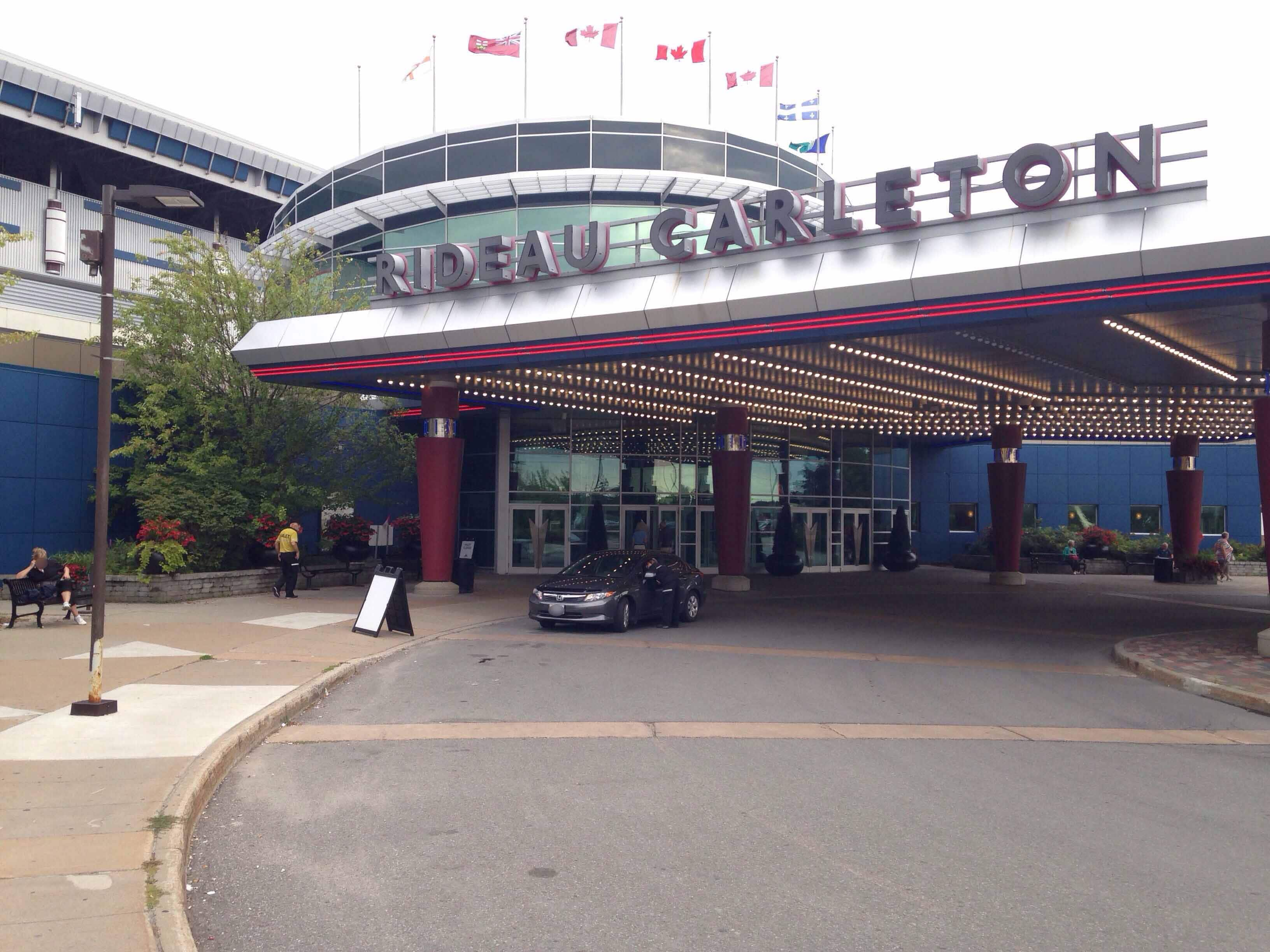 rideau carleton raceway dining room