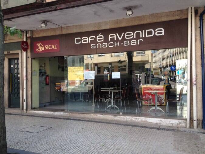 Café Avenida, Cais de Gaia, Porto Zomato Portugal