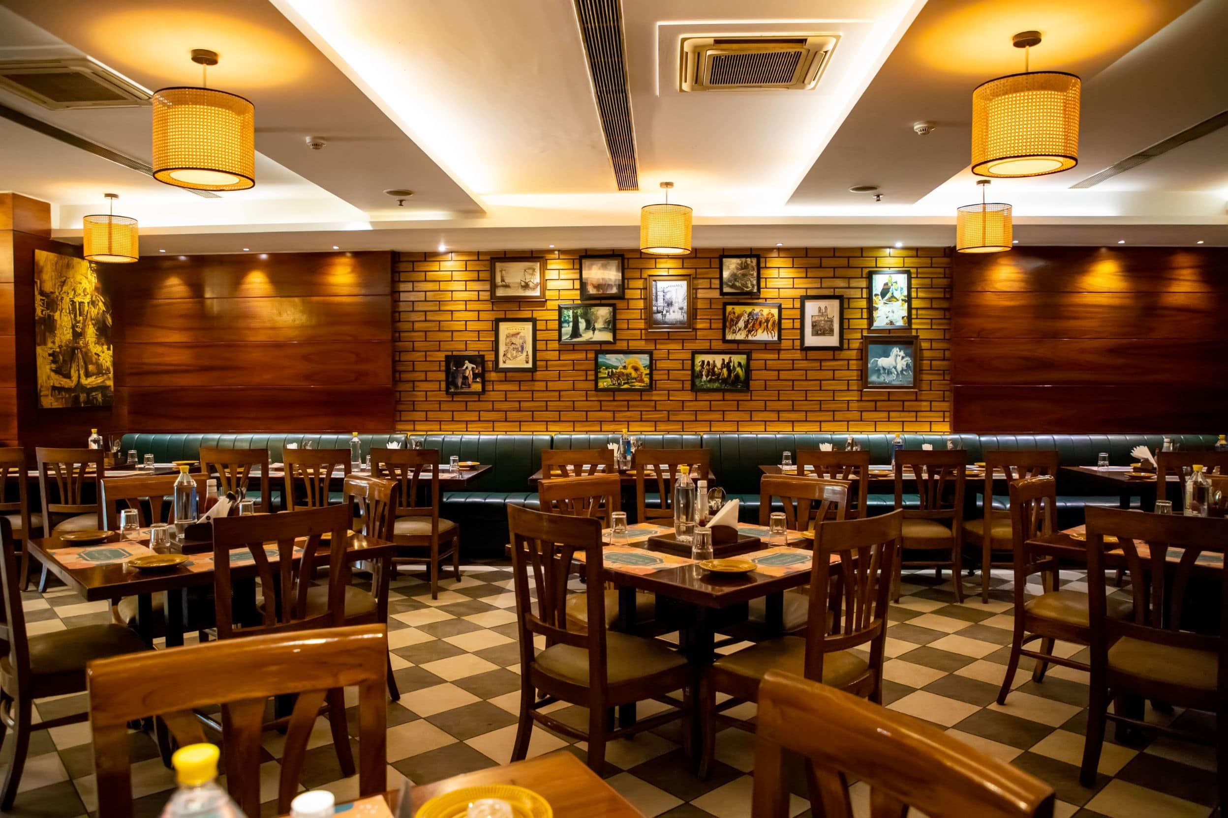 Oak Bar & Bistro, Sector 62, Noida order online Zomato
