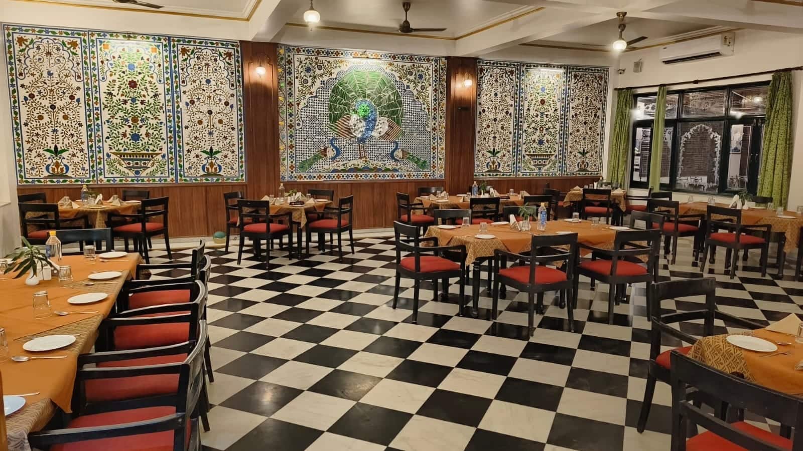Restaurant image