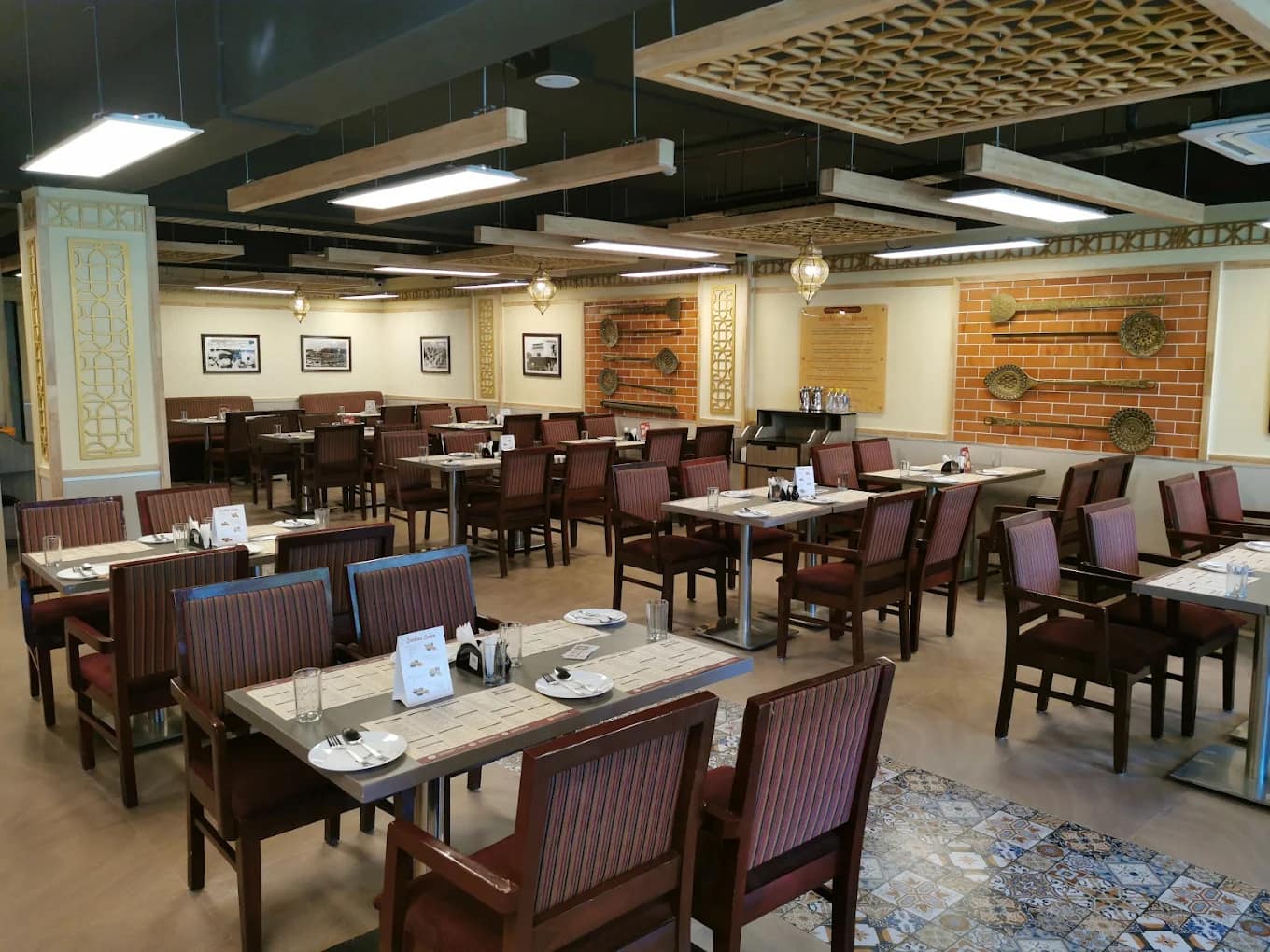 family restaurants, family friendly restaurants, vegetarian restaurants, restaurants for families, family dining - Paradise Biryani - A Legend Since 1953 - img1