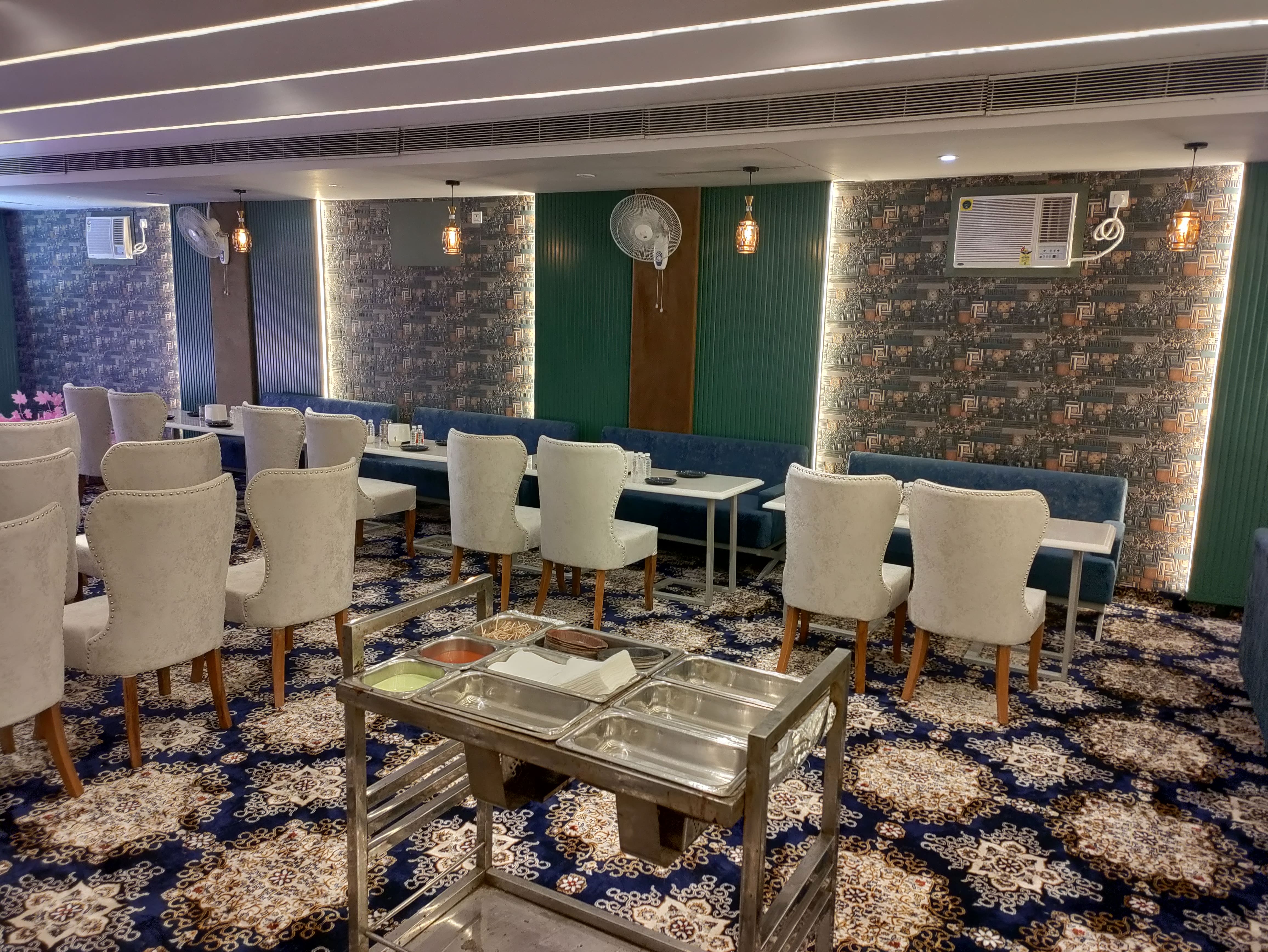 Hotel Alpine image
