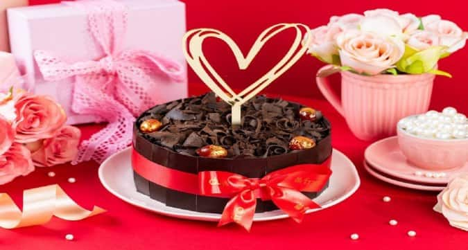 Buy/Send Rose Paradise Chocolate Cake 1 Kg Online- FNP