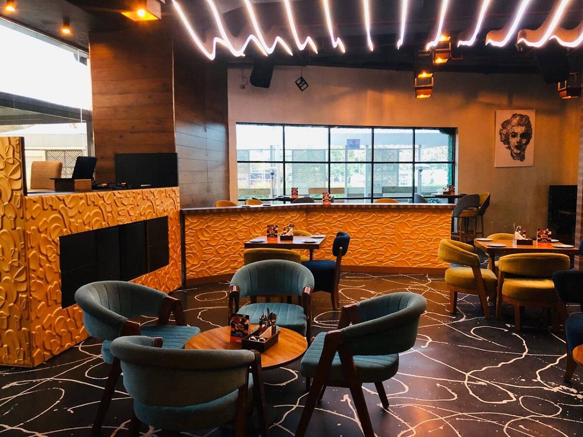 Moire Cafe Lounge & Bar, Sector 38, Noida