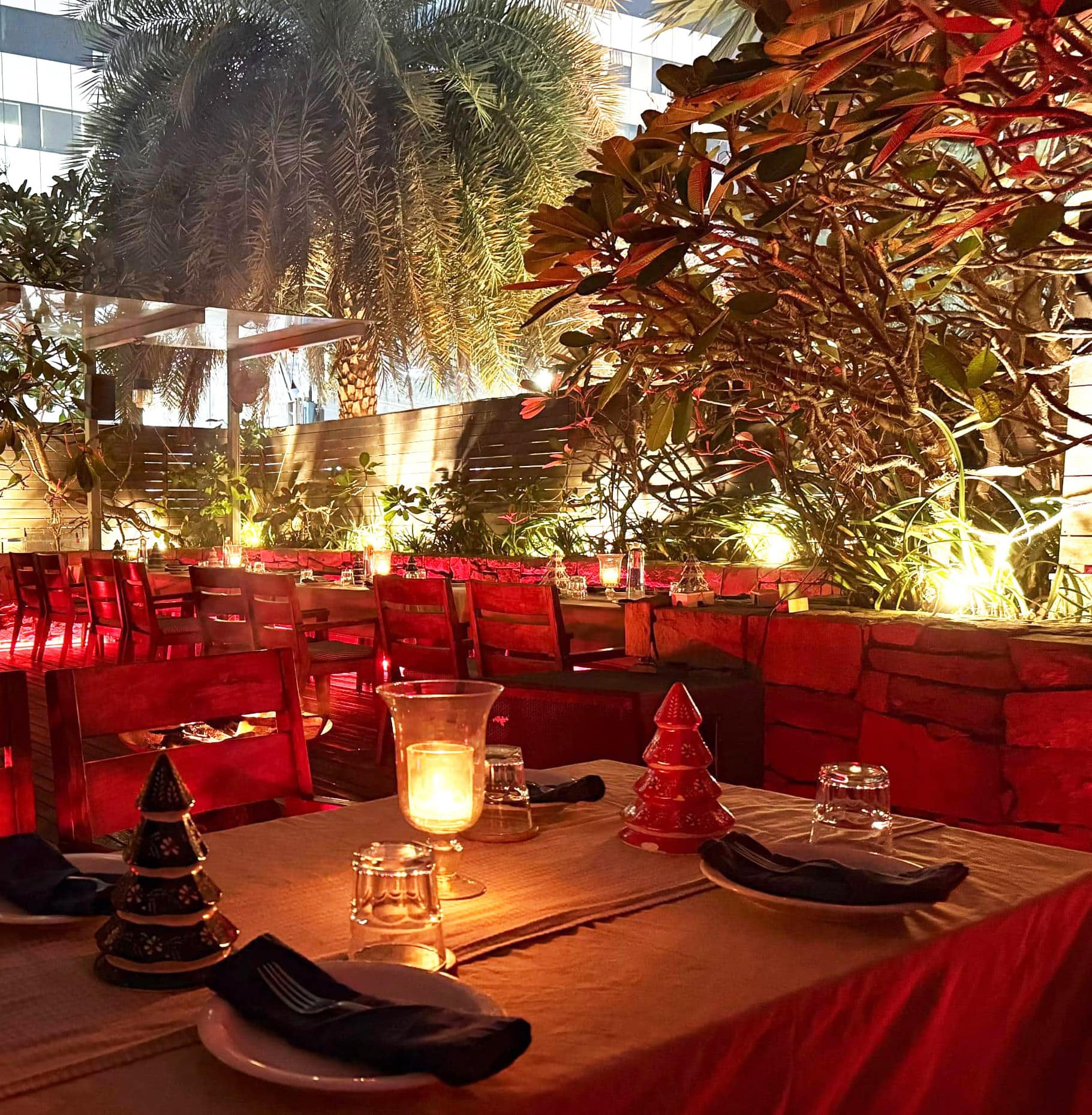 24 hour dining, 24 hour restaurants, late night restaurants, all day dining, breakfast spots, lunch restaurants, dinner restaurants - Woodpecker - img3