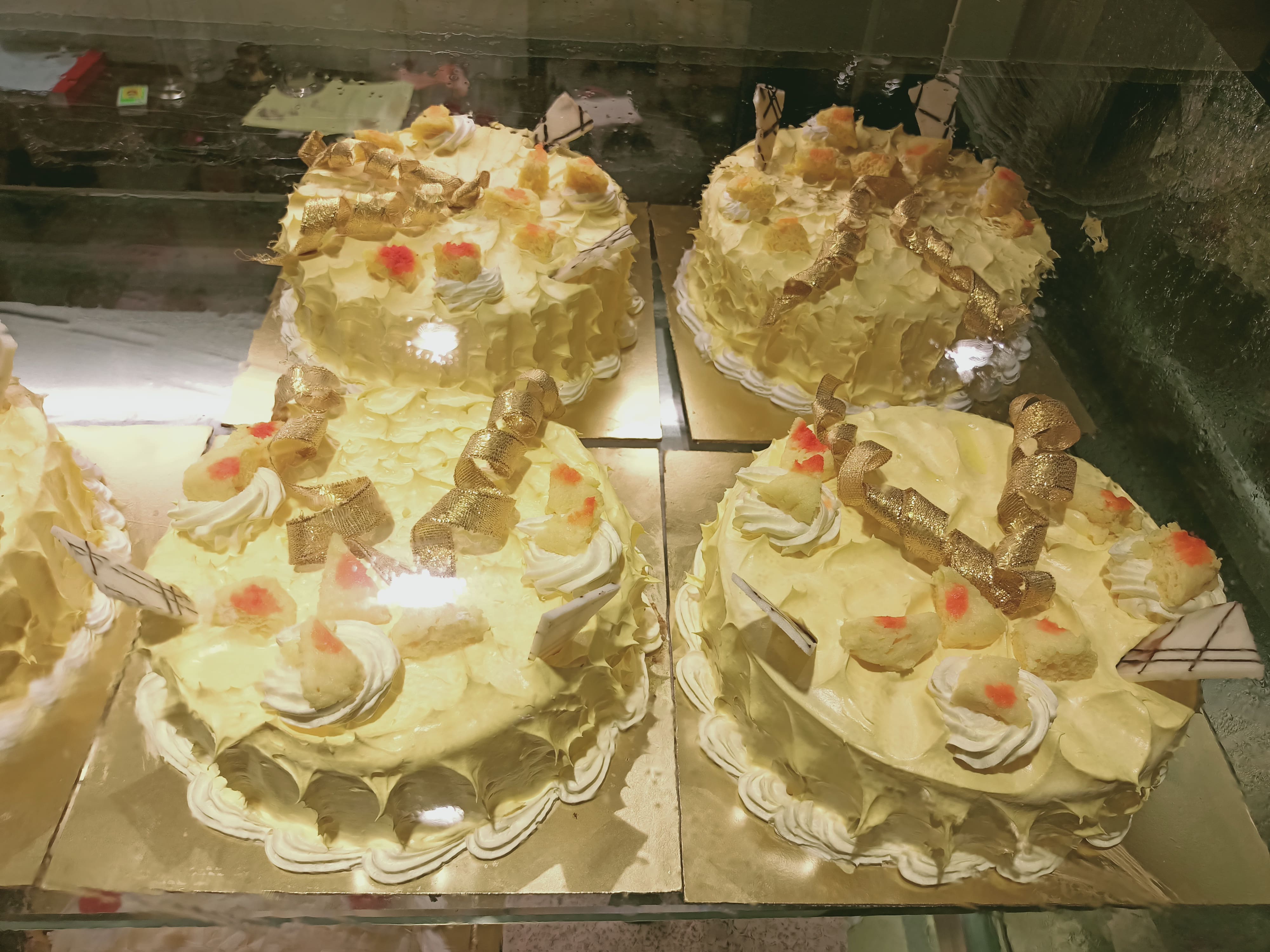 CAKE BASKET, Mumbai - Sodawala Cross Ln - Restaurant Reviews, Phone Number  & Photos - Tripadvisor
