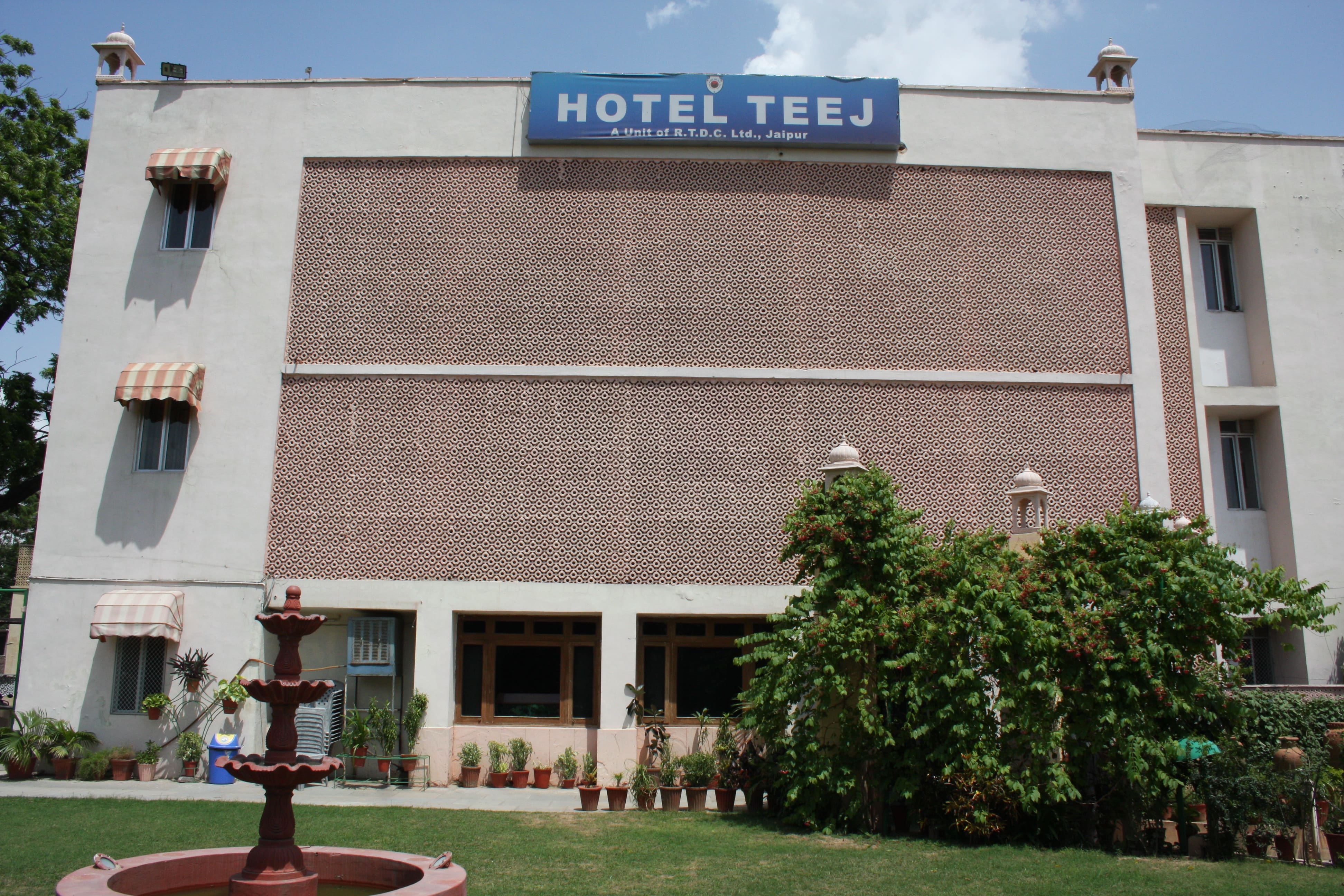 hotel jaipur central bani park