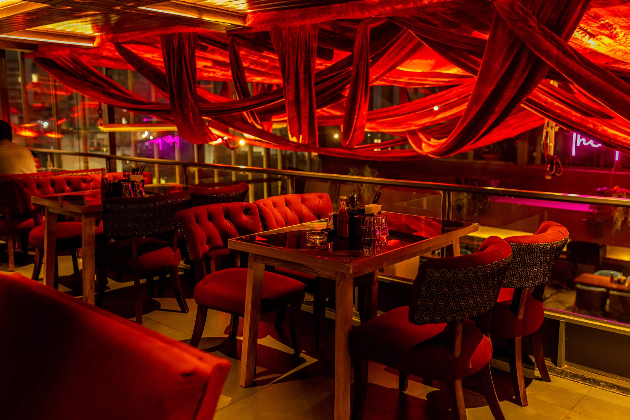 rooftop restaurants near me, rooftop restaurants, sky bar, best bars near me, rooftop bars - Tokio - img5