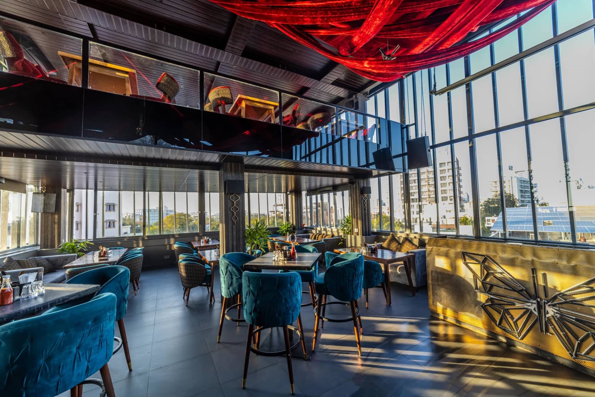 rooftop restaurants near me, rooftop restaurants, sky bar, best bars near me, rooftop bars - Tokio - img1